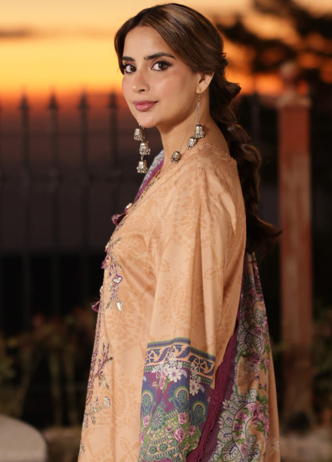 Asim Jofa Embroidered Viscose Winter 3 Piece Unstitched Suit AJ24UW AJUW-19 Asim Jofa Embroidered Viscose Winter 3 Piece Unstitched Suit AJ24UW AJUW-19