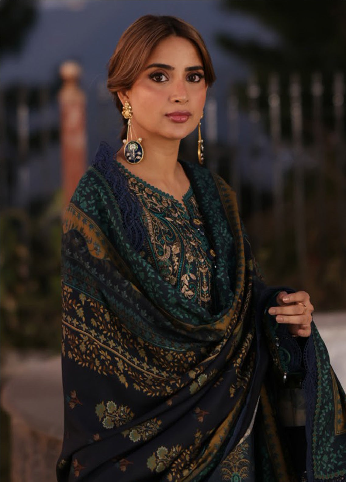 Asim Jofa Embroidered Viscose Winter 3 Piece Unstitched Suit AJ24UW AJUW-20 Asim Jofa Embroidered Viscose Winter 3 Piece Unstitched Suit AJ24UW AJUW-20