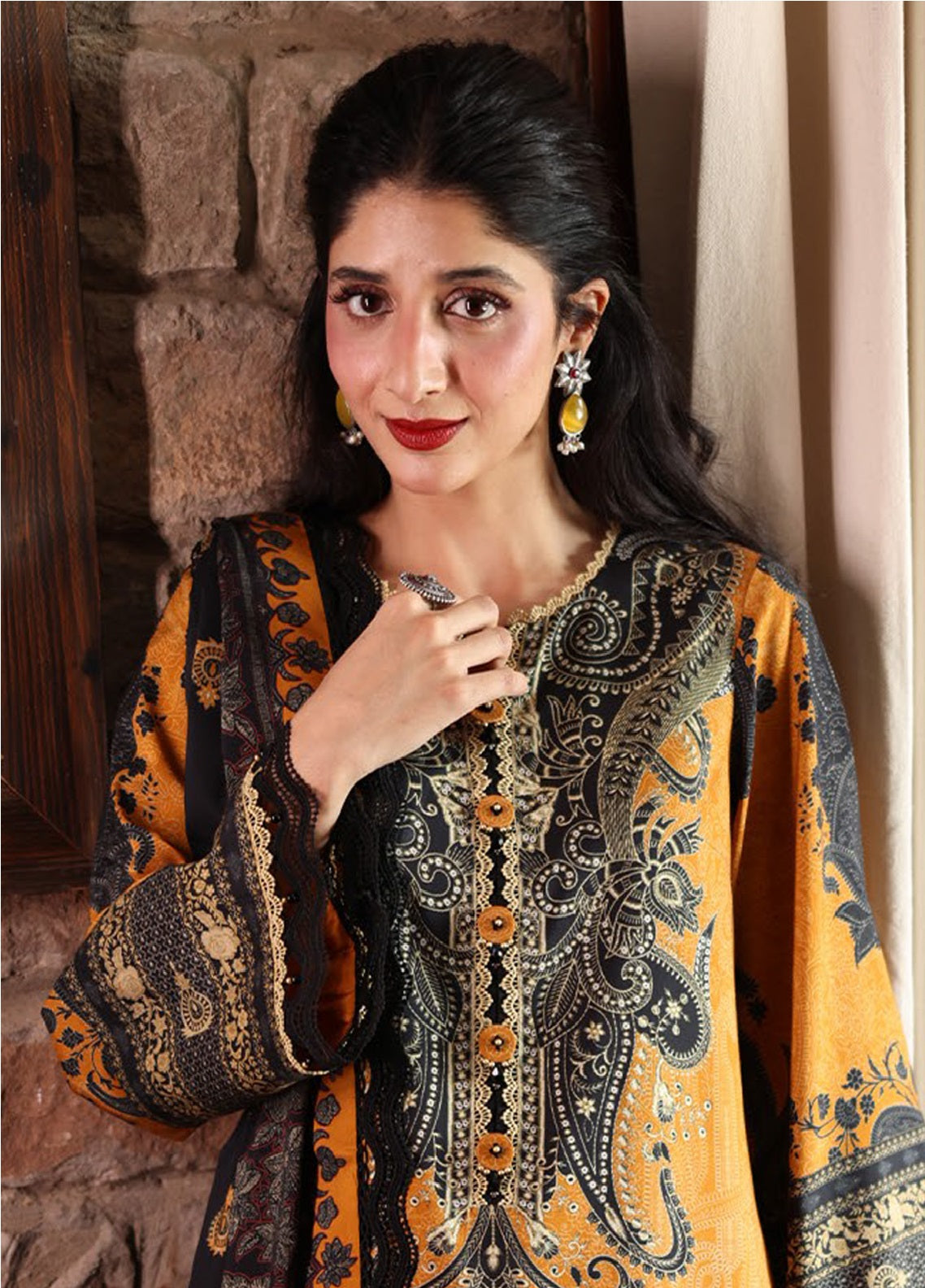 Asim Jofa Embroidered Viscose Winter 3 Piece Unstitched Suit AJ24UW AJUW-23 Asim Jofa Embroidered Viscose Winter 3 Piece Unstitched Suit AJ24UW AJUW-23