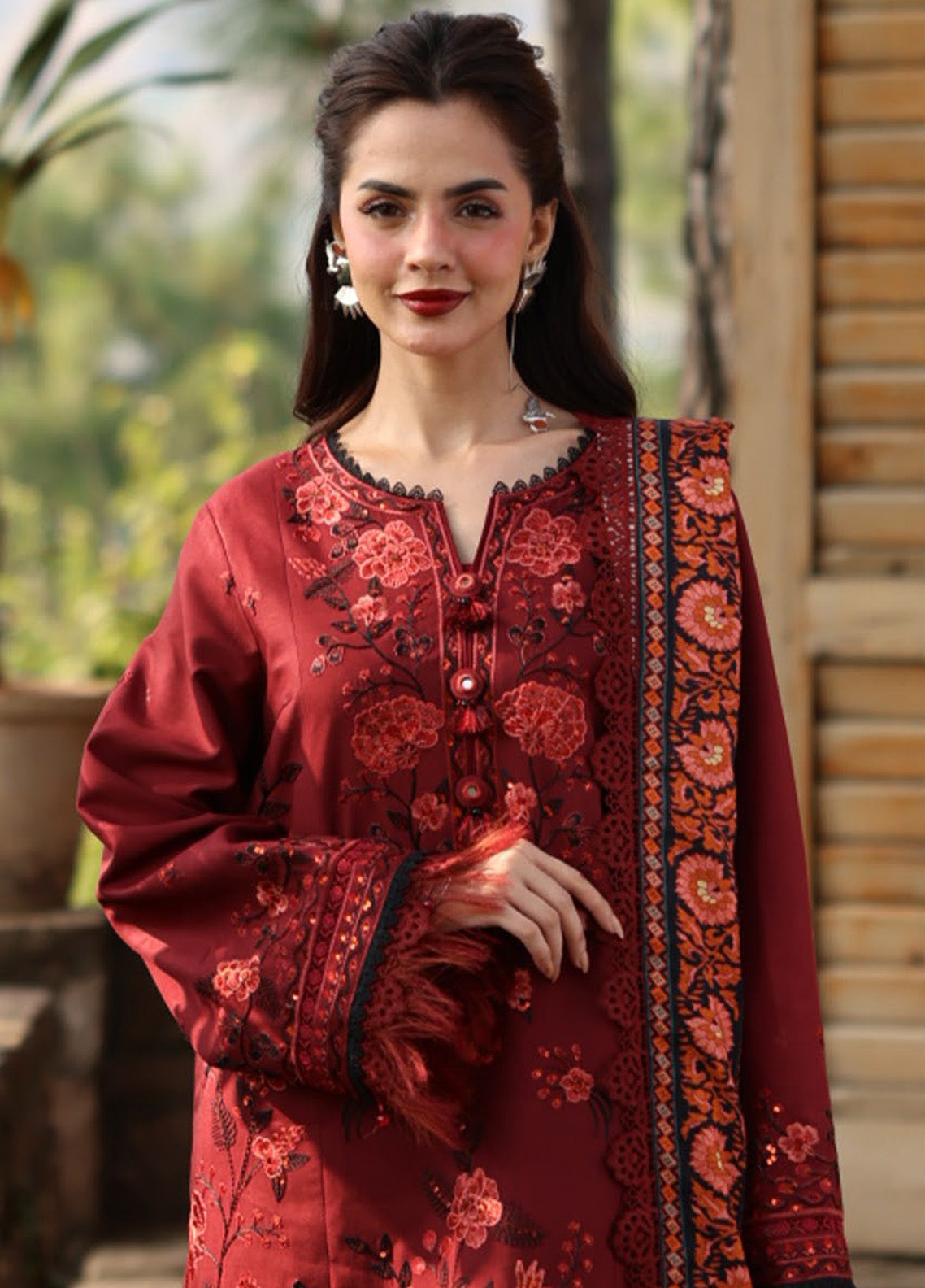 Asim Jofa Embroidered Viscose Winter 3 Piece Unstitched Suit AJ24UW AJUW-27 Asim Jofa Embroidered Viscose Winter 3 Piece Unstitched Suit AJ24UW AJUW-27