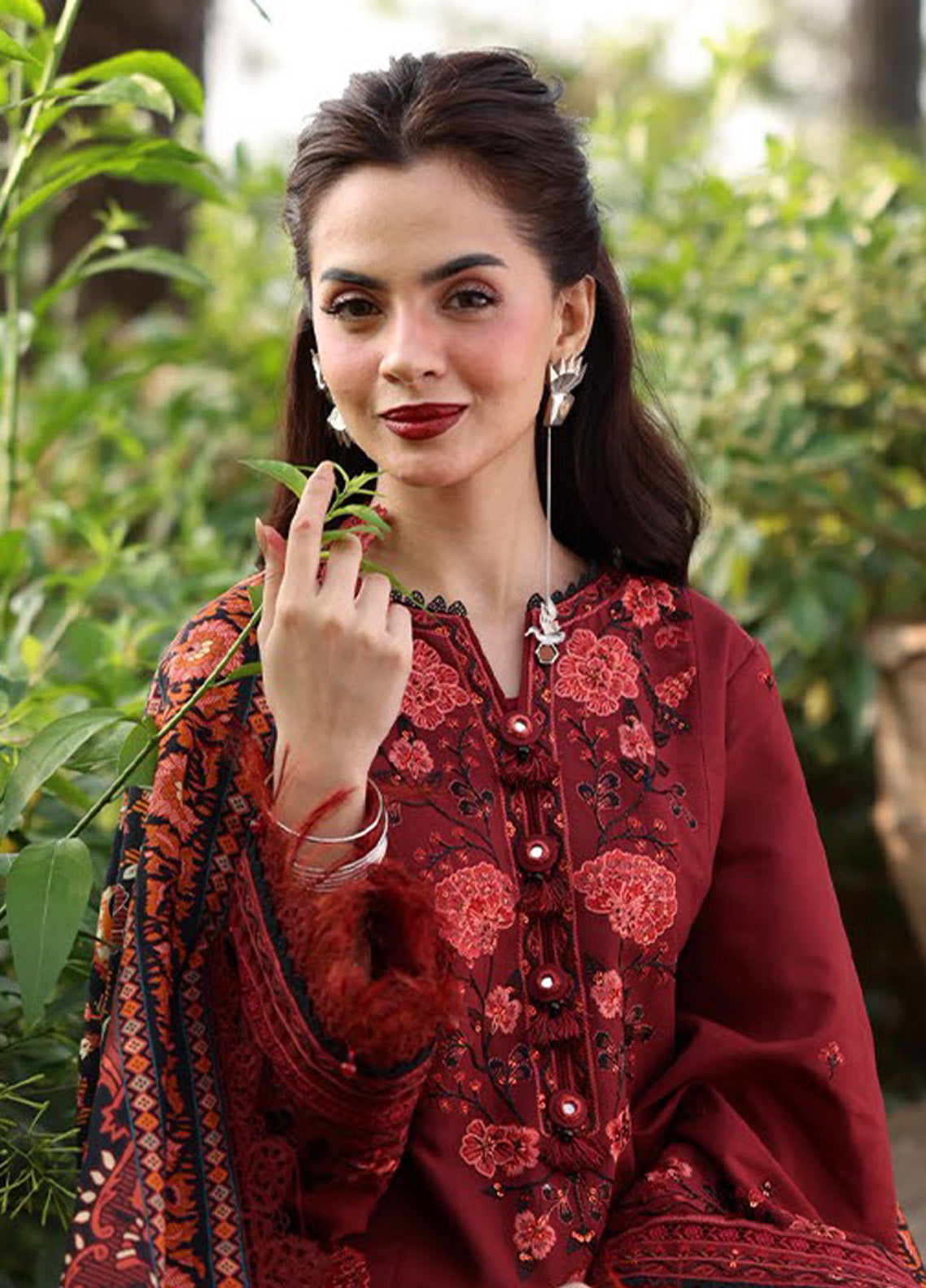 Asim Jofa Embroidered Viscose Winter 3 Piece Unstitched Suit AJ24UW AJUW-27 Asim Jofa Embroidered Viscose Winter 3 Piece Unstitched Suit AJ24UW AJUW-27