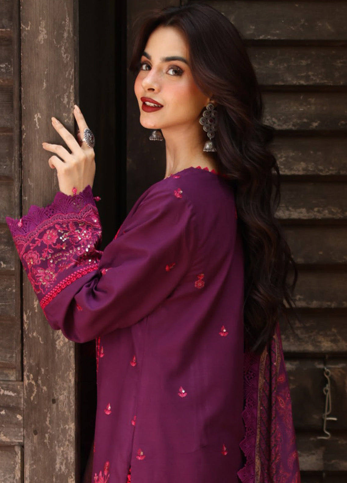 Asim Jofa Embroidered Viscose Winter 3 Piece Unstitched Suit AJ24UW AJUW-29 Asim Jofa Embroidered Viscose Winter 3 Piece Unstitched Suit AJ24UW AJUW-29