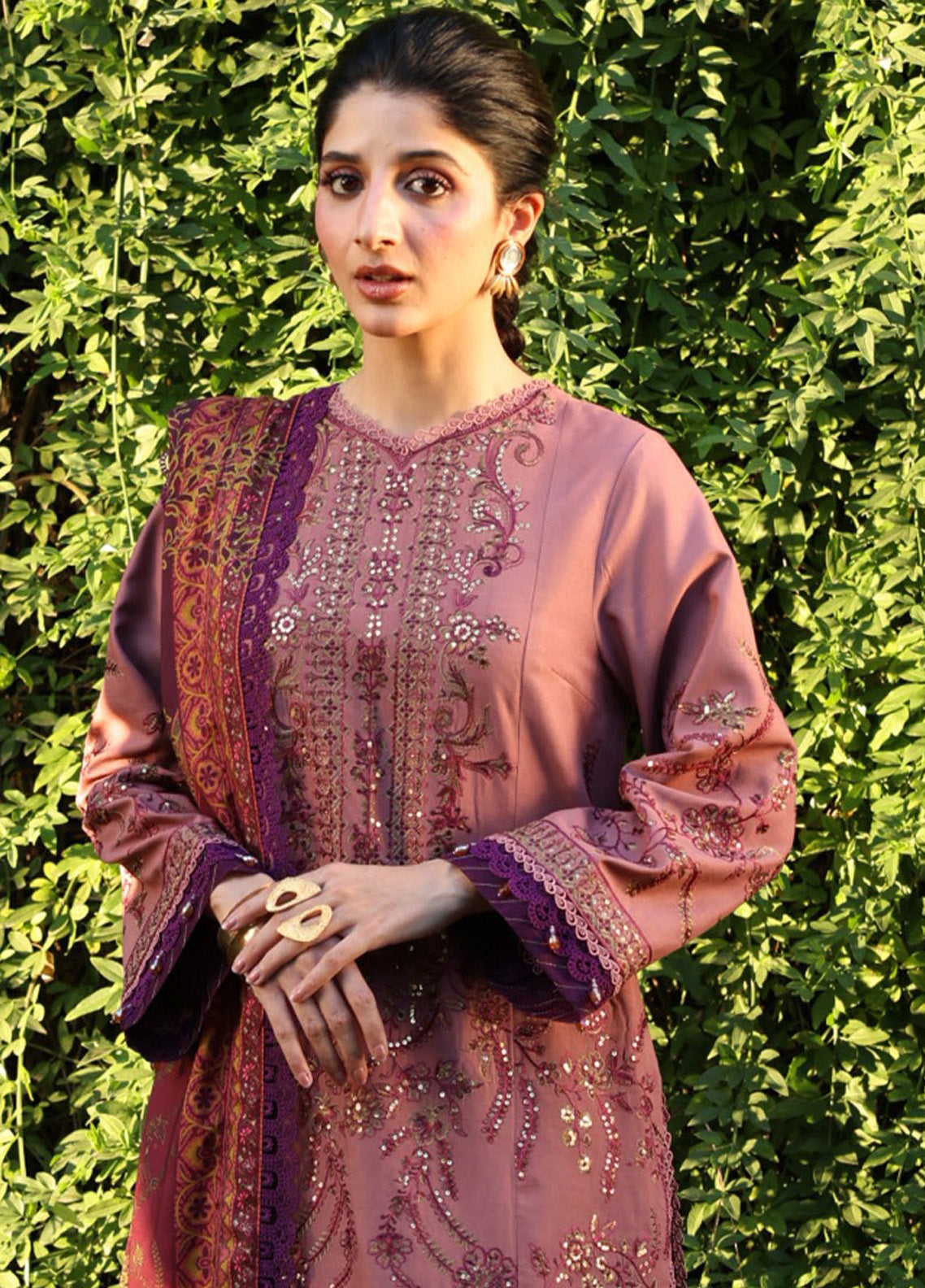 Asim Jofa Embroidered Viscose Winter 3 Piece Unstitched Suit AJ24UW AJUW-30 Asim Jofa Embroidered Viscose Winter 3 Piece Unstitched Suit AJ24UW AJUW-30