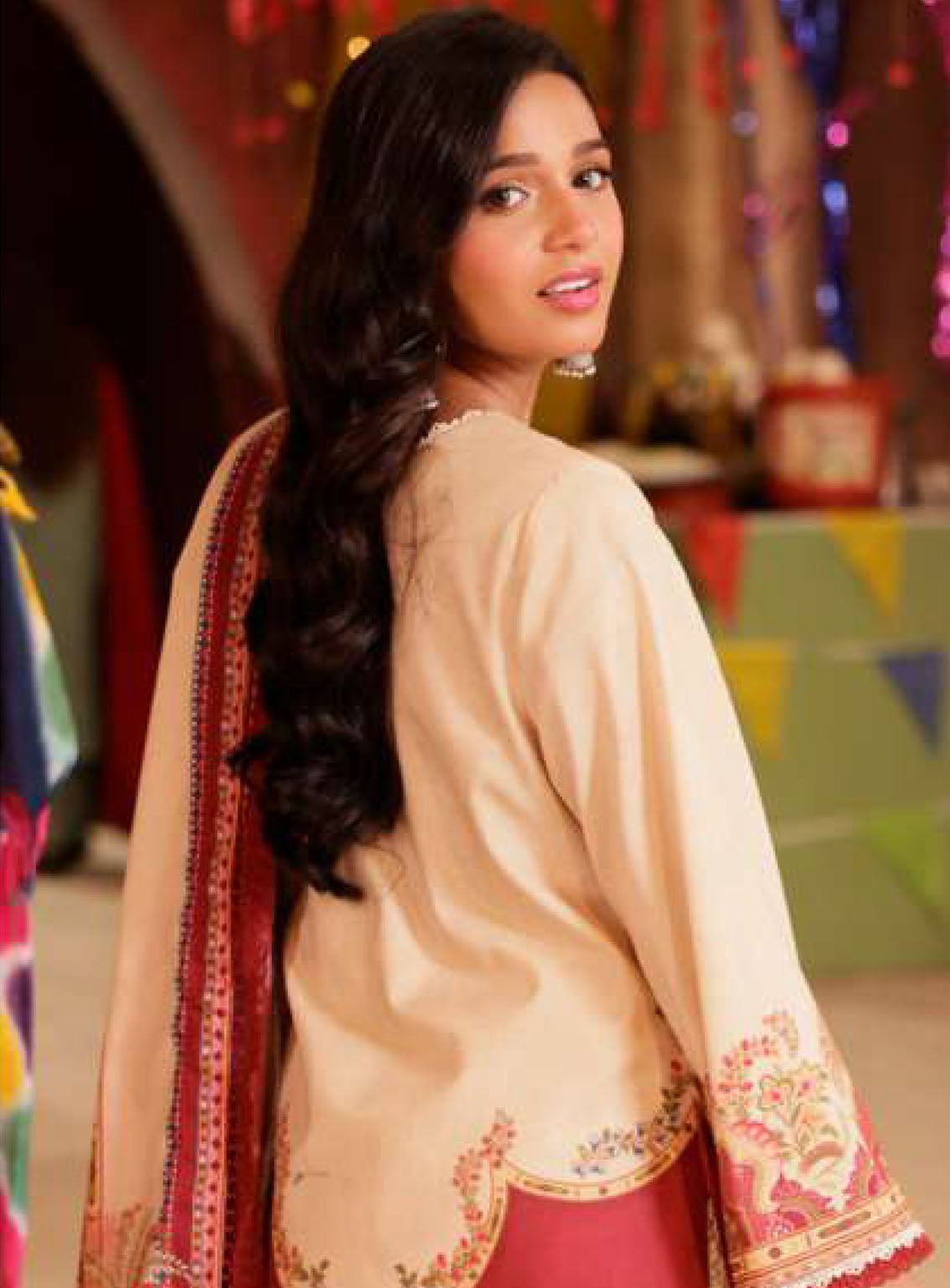 Asim Jofa Limited Edition Printed Lawn 3 Piece Unstitched Suit AJ24LE AJEL-16 Asim Jofa Limited Edition Printed Lawn 3 Piece Unstitched Suit AJ24LE AJEL-16