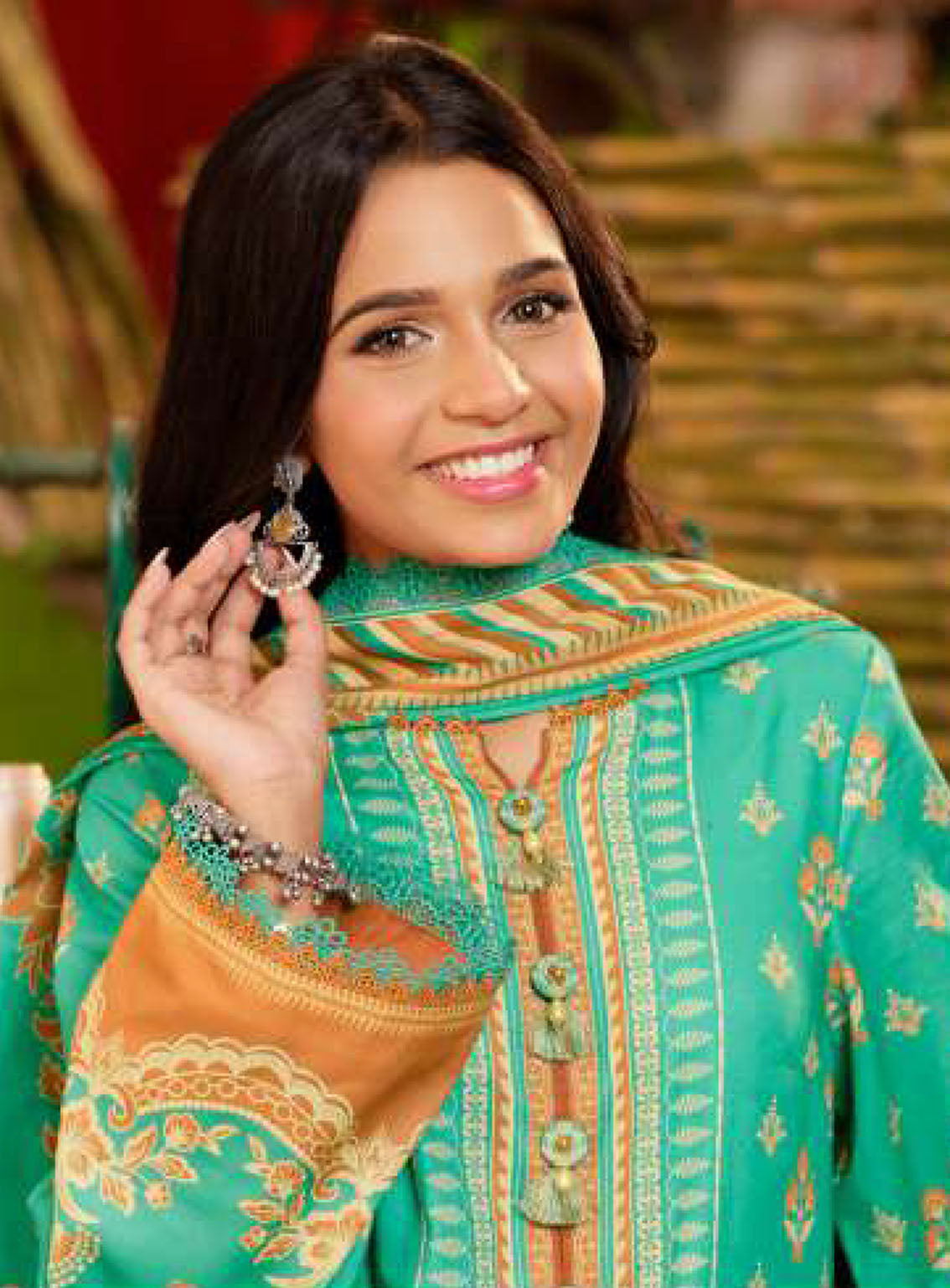Asim Jofa Limited Edition Printed Lawn 3 Piece Unstitched Suit AJ24LE AJEL-20 Asim Jofa Limited Edition Printed Lawn 3 Piece Unstitched Suit AJ24LE AJEL-20