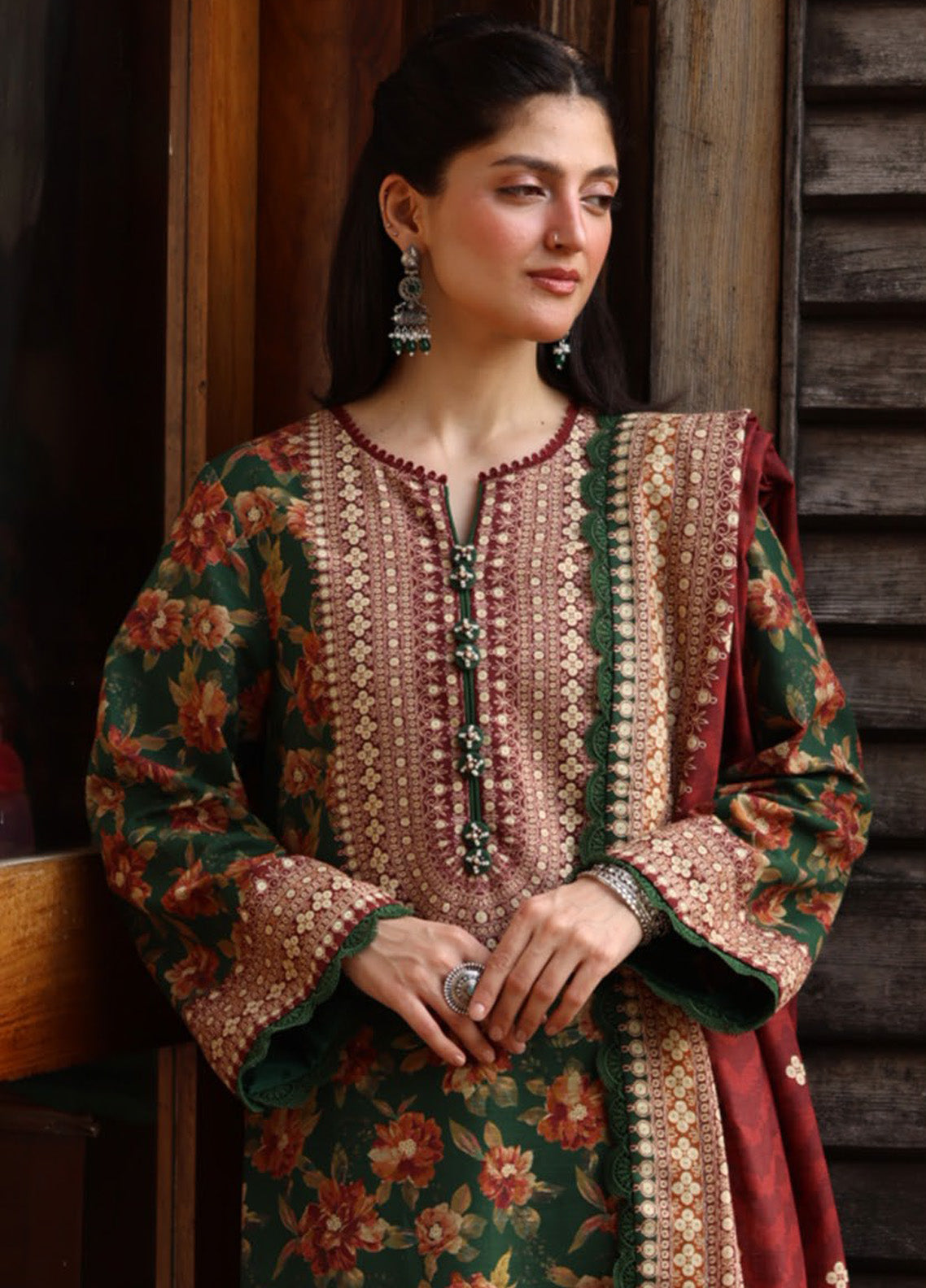 Asim Jofa Printed Khaddar Winter 3 Piece Unstitched Suit AJ24UW AJUW-31 Asim Jofa Printed Khaddar Winter 3 Piece Unstitched Suit AJ24UW AJUW-31