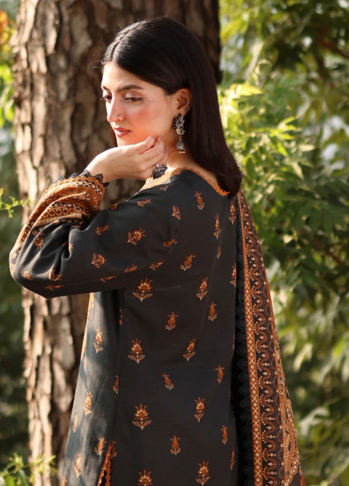 Asim Jofa Printed Khaddar Winter 3 Piece Unstitched Suit AJ24UW AJUW-37 Asim Jofa Printed Khaddar Winter 3 Piece Unstitched Suit AJ24UW AJUW-37