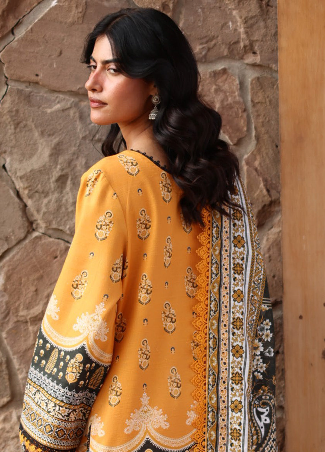 Asim Jofa Printed Khaddar Winter 3 Piece Unstitched Suit AJ24UW AJUW-38 Asim Jofa Printed Khaddar Winter 3 Piece Unstitched Suit AJ24UW AJUW-38