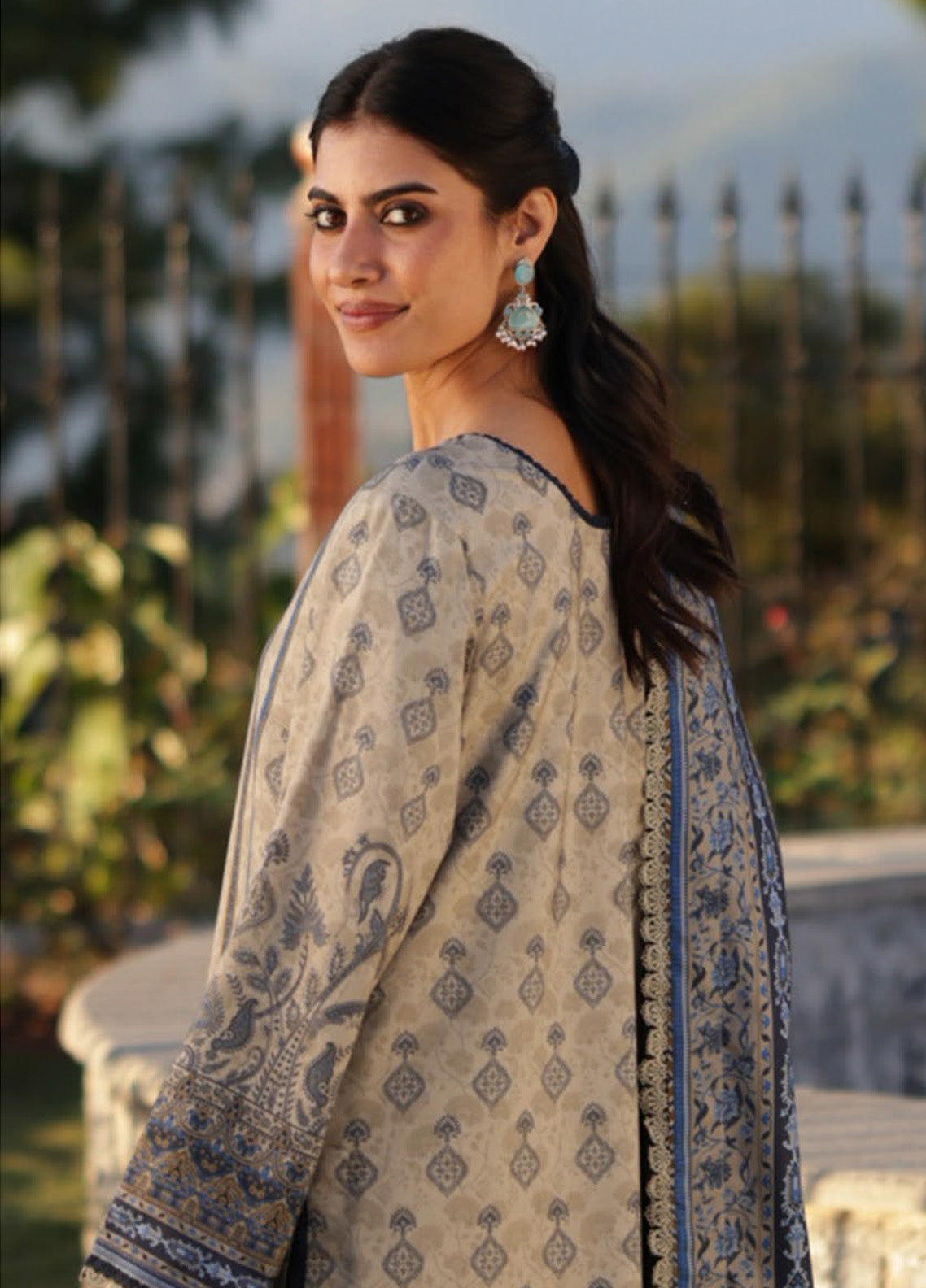 Asim Jofa Printed Viscose Winter 3 Piece Unstitched Suit AJ24UW AJUW-61 Asim Jofa Printed Viscose Winter 3 Piece Unstitched Suit AJ24UW AJUW-61