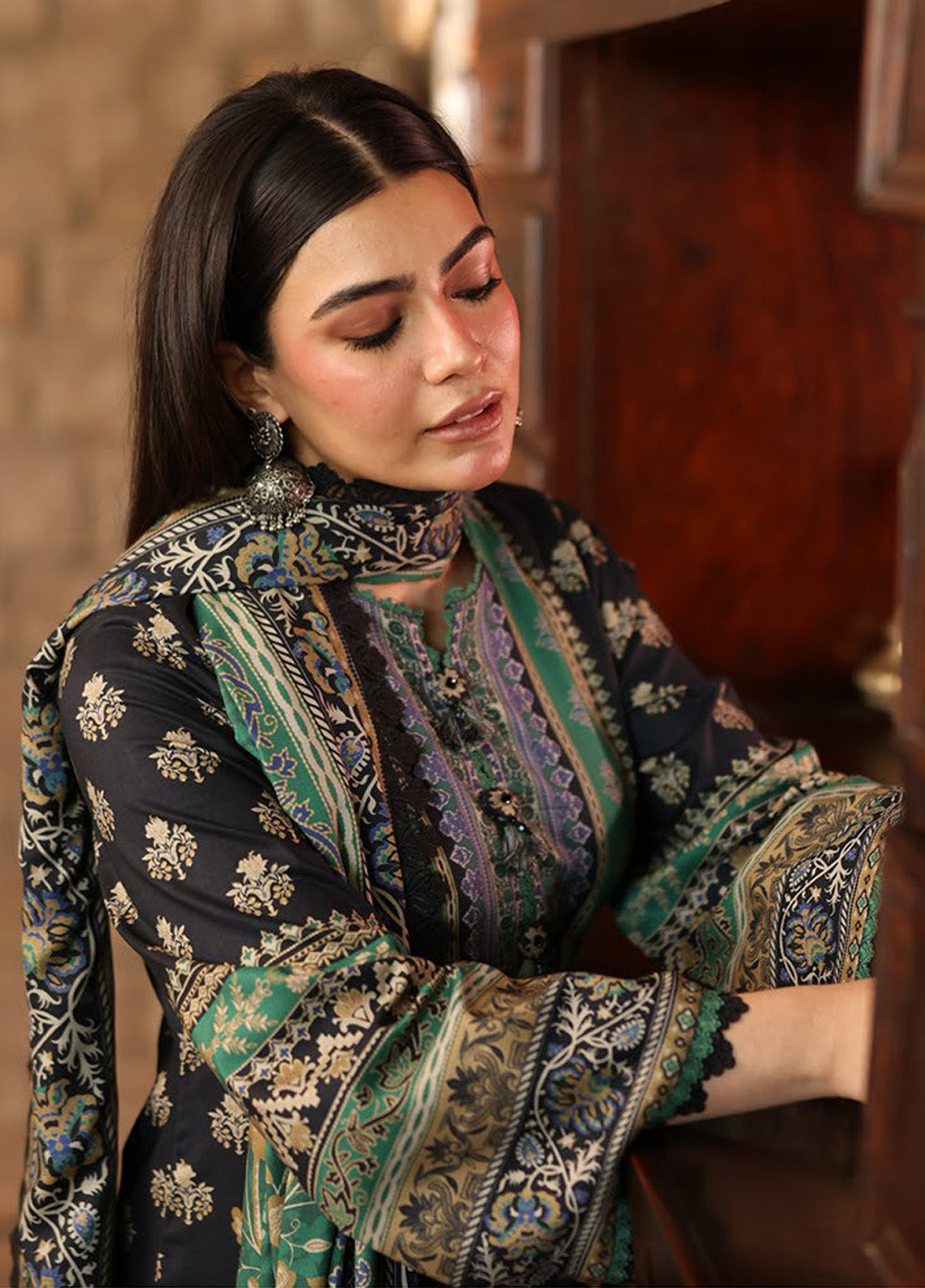Asim Jofa Printed Viscose Winter 3 Piece Unstitched Suit AJ24UW AJUW-62 Asim Jofa Printed Viscose Winter 3 Piece Unstitched Suit AJ24UW AJUW-62