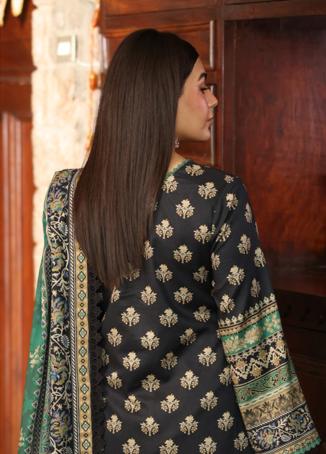 Asim Jofa Printed Viscose Winter 3 Piece Unstitched Suit AJ24UW AJUW-62 Asim Jofa Printed Viscose Winter 3 Piece Unstitched Suit AJ24UW AJUW-62