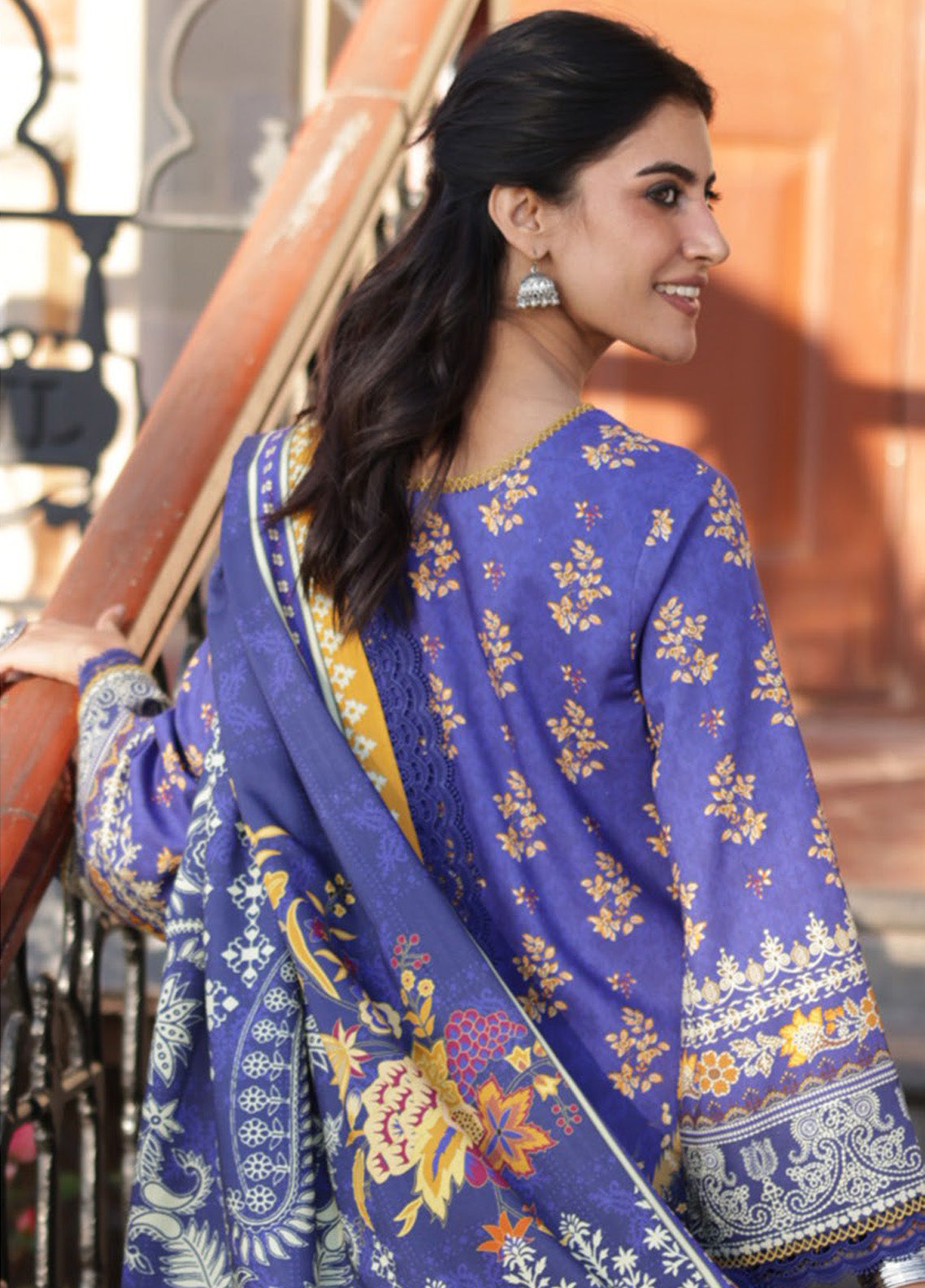 Asim Jofa Printed Viscose Winter 3 Piece Unstitched Suit AJ24UW AJUW-68 Asim Jofa Printed Viscose Winter 3 Piece Unstitched Suit AJ24UW AJUW-68