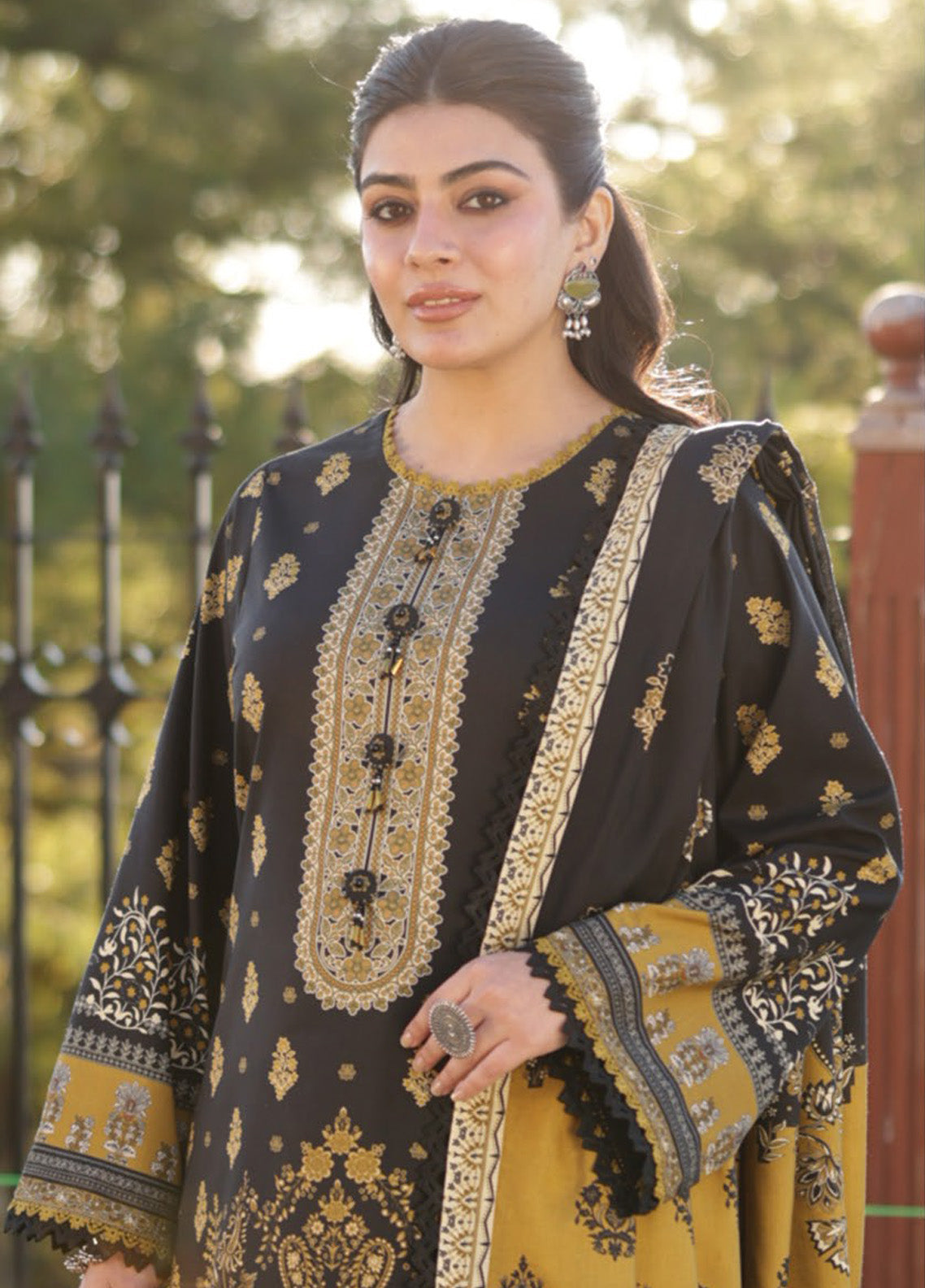 Asim Jofa Printed Viscose Winter 3 Piece Unstitched Suit AJ24UW AJUW-69 Asim Jofa Printed Viscose Winter 3 Piece Unstitched Suit AJ24UW AJUW-69