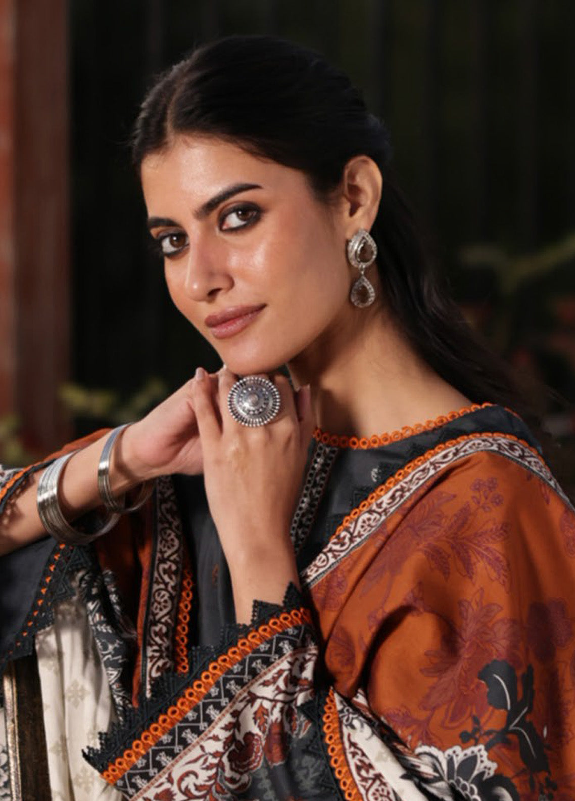 Asim Jofa Printed Viscose Winter 3 Piece Unstitched Suit AJ24UW AJUW-70 Asim Jofa Printed Viscose Winter 3 Piece Unstitched Suit AJ24UW AJUW-70
