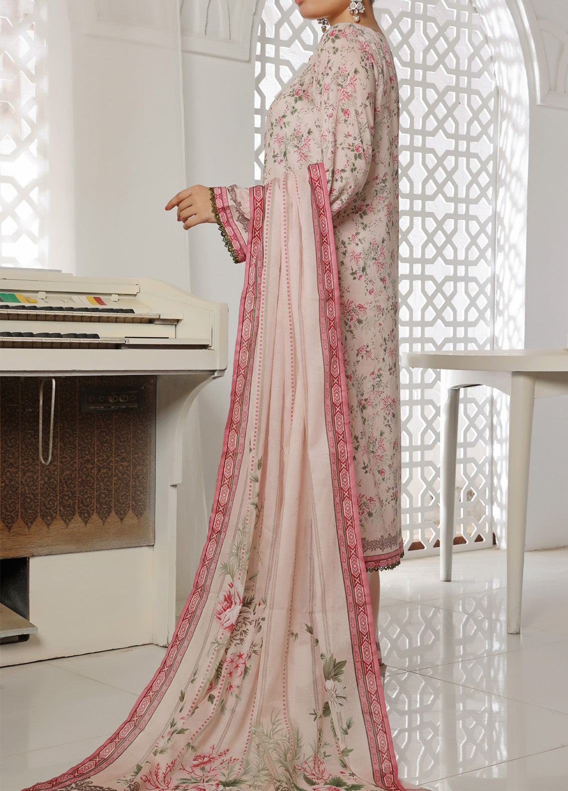 Ayesha Alishba By VS Textile Printed Lawn 3 Piece Unstitched Suit VS25AAPL D-644 Ayesha Alishba By VS Textile Printed Lawn 3 Piece Unstitched Suit VS25AAPL D-644