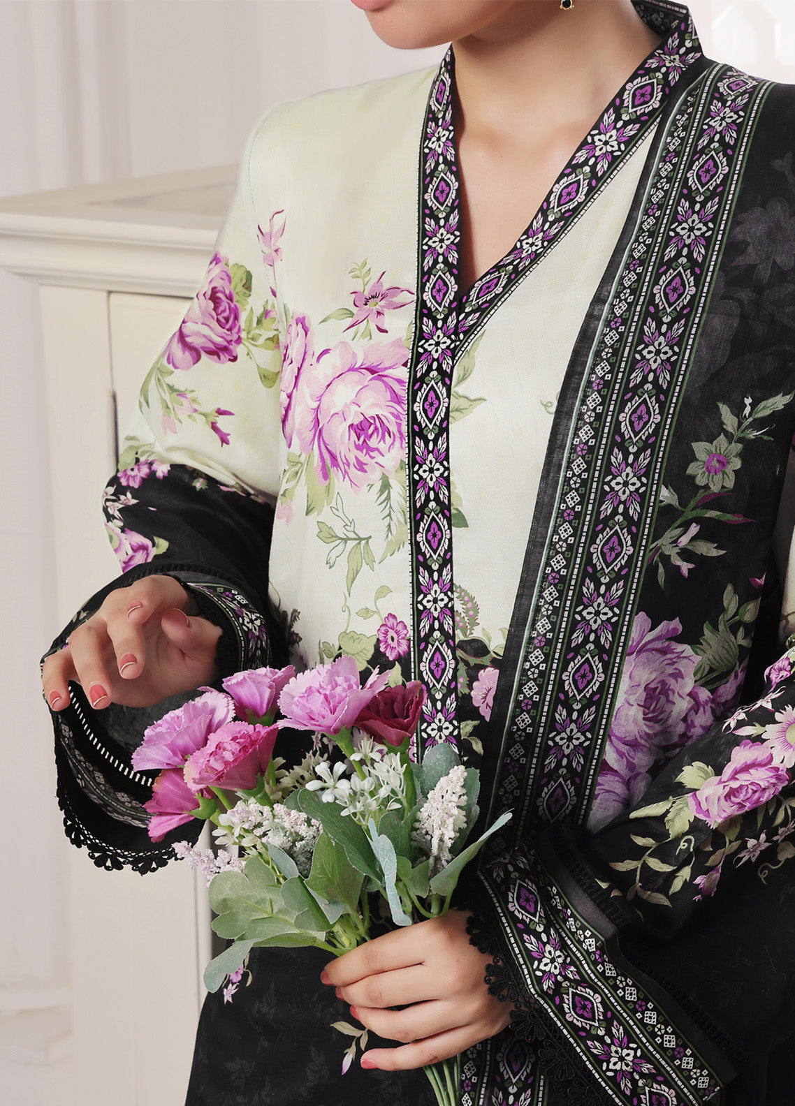 Ayesha Alishba By VS Textile Printed Lawn 3 Piece Unstitched Suit VS25AAPL D-649 Ayesha Alishba By VS Textile Printed Lawn 3 Piece Unstitched Suit VS25AAPL D-649