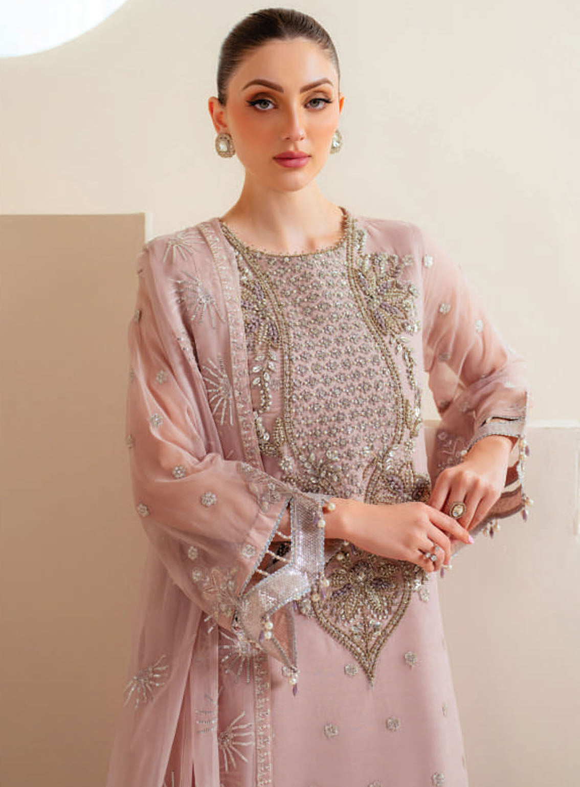 Aymal By Alizeh Embroidered Chiffon 3 Piece Unstitched Suit AF25A D-4045 SIRA Aymal By Alizeh Embroidered Chiffon 3 Piece Unstitched Suit AF25A D-4045 SIRA