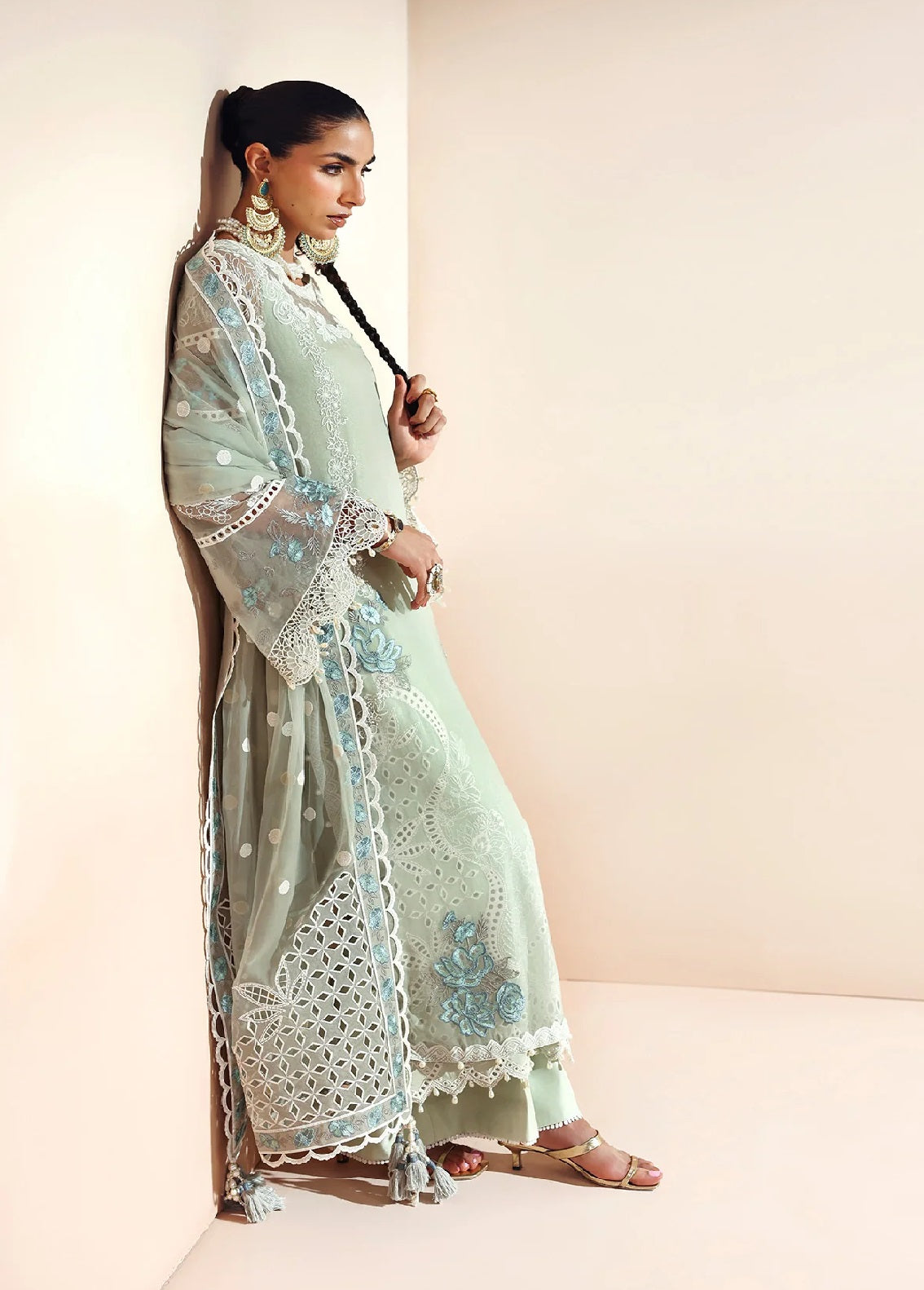 Aymal By Alizeh Fashion Luxury Embroidered Chiffon 3 Piece Unstitched Suit AF25AV2 D-01 SAIYAARA Aymal By Alizeh Fashion Luxury Embroidered Chiffon 3 Piece Unstitched Suit AF25AV2 D-01 SAIYAARA