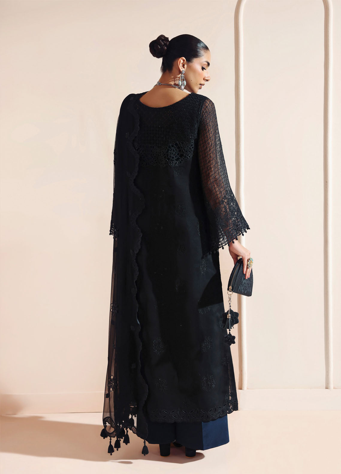 Aymal By Alizeh Fashion Luxury Embroidered Chiffon 3 Piece Unstitched Suit AF25AV2 D-03 RIKA-BLK Aymal By Alizeh Fashion Luxury Embroidered Chiffon 3 Piece Unstitched Suit AF25AV2 D-03 RIKA-BLK