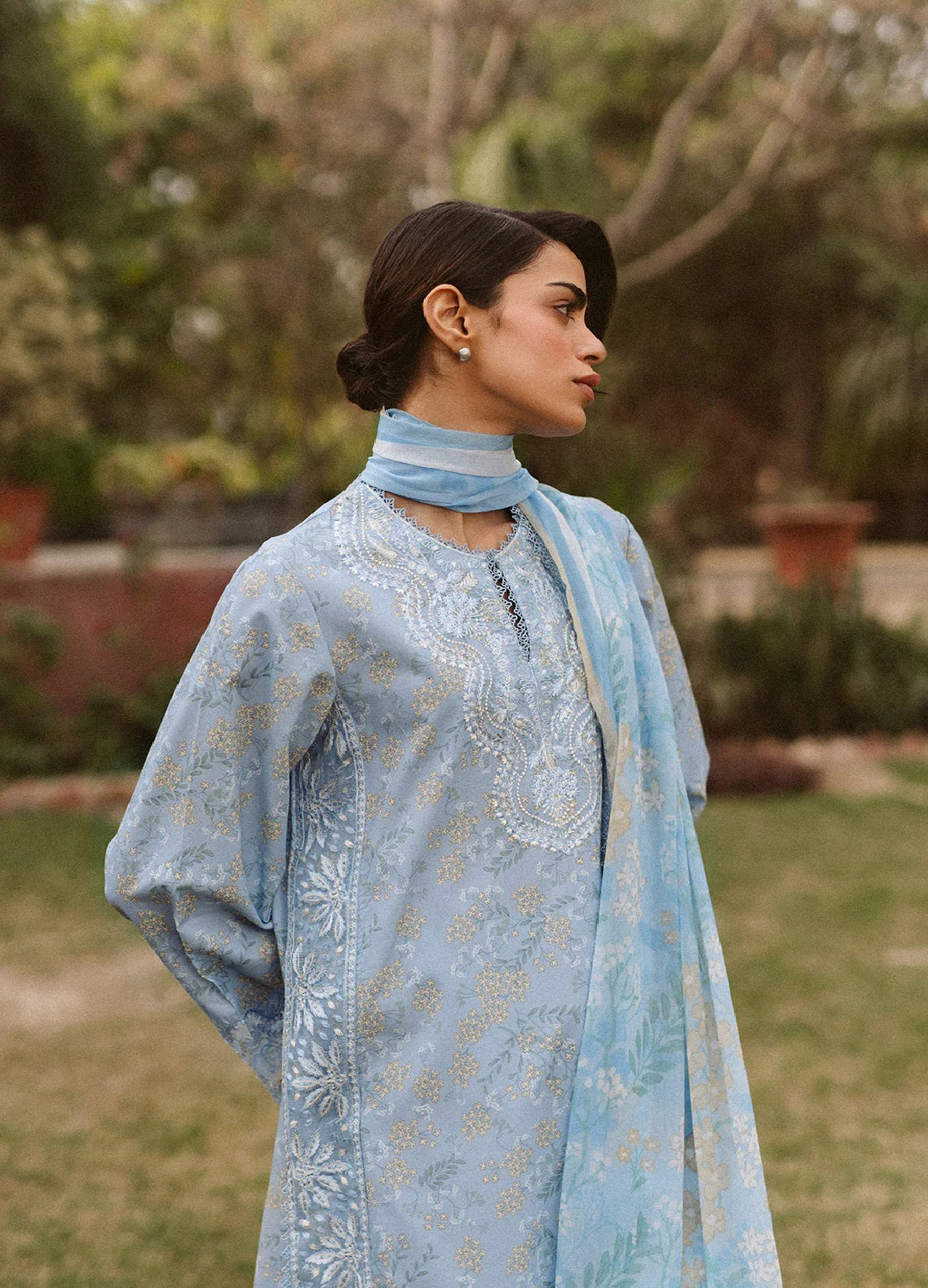 Ayzel By Afrozeh Core Embroidered Lawn 3 Piece Unstitched Suit AF24ACLV2 D-03 VEZIA Ayzel By Afrozeh Core Embroidered Lawn 3 Piece Unstitched Suit AF24ACLV2 D-03 VEZIA