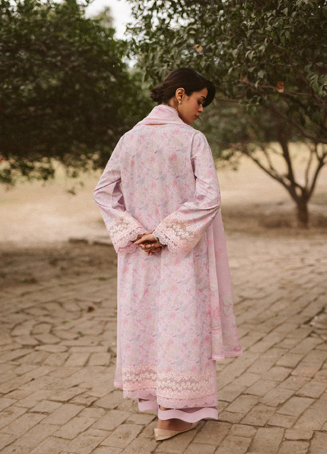 Ayzel By Afrozeh Core Embroidered Lawn 3 Piece Unstitched Suit AF24ACLV2 D-06 SELIS Ayzel By Afrozeh Core Embroidered Lawn 3 Piece Unstitched Suit AF24ACLV2 D-06 SELIS