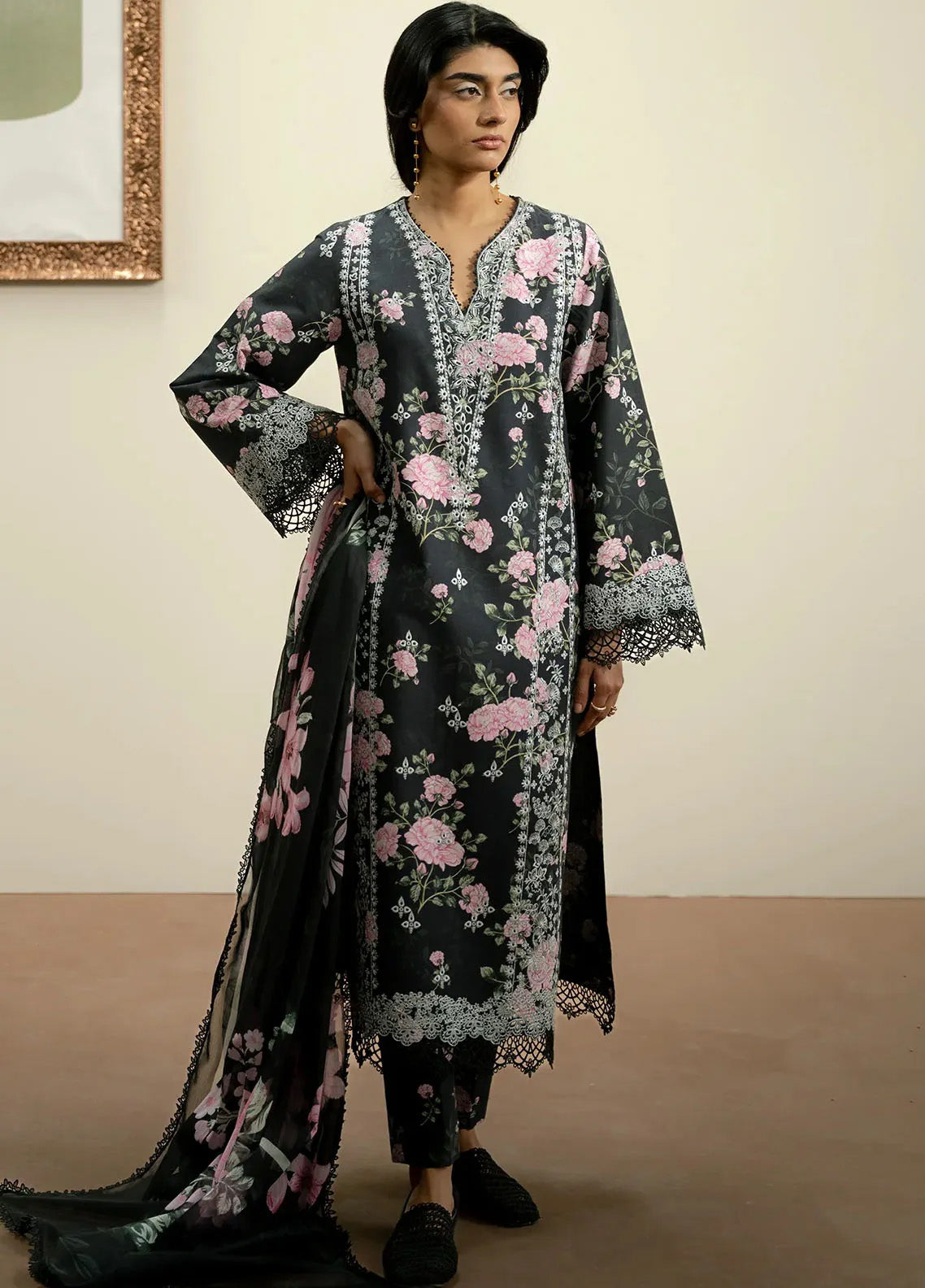Ayzel By Afrozeh The Bare Minimum Core Embroidered Lawn 3 Piece Unstitched Suit AF24ABMV1 D-08 ALYSSUM Ayzel By Afrozeh The Bare Minimum Core Embroidered Lawn 3 Piece Unstitched Suit AF24ABMV1 D-08 ALYSSUM