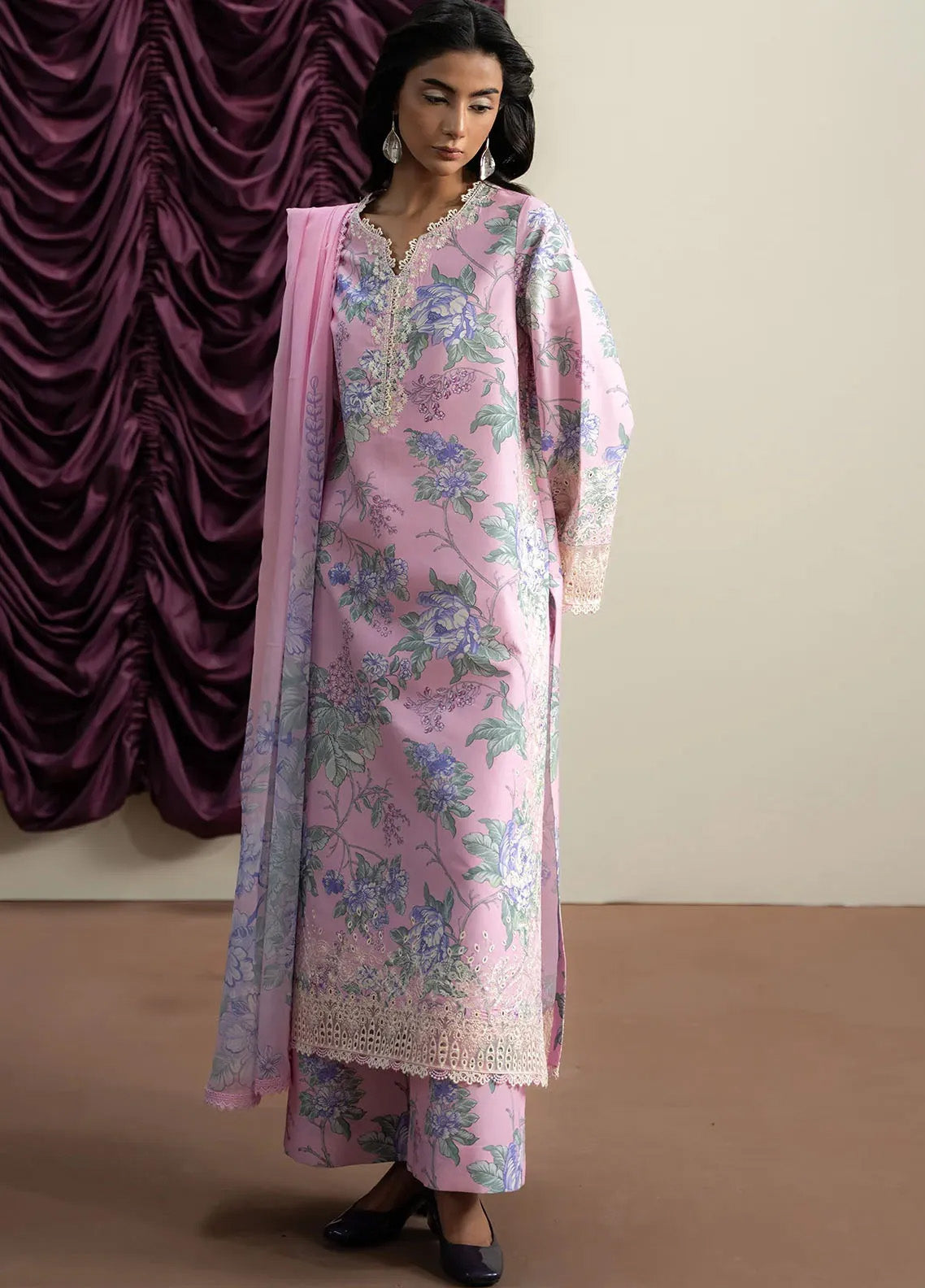 Ayzel By Afrozeh The Bare Minimum Core Embroidered Lawn 3 Piece Unstitched Suit AF24ABMV1 D-12 SKY FLORA Ayzel By Afrozeh The Bare Minimum Core Embroidered Lawn 3 Piece Unstitched Suit AF24ABMV1 D-12 SKY FLORA