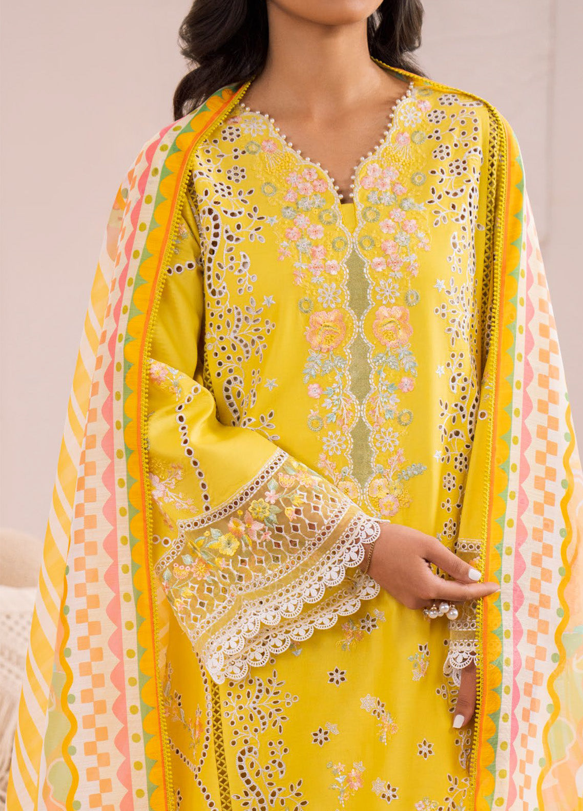 Azalea By Zavi Embroidered Lawn 3 Piece Unstitched Suit ZV25AL D-103 Azalea By Zavi Embroidered Lawn 3 Piece Unstitched Suit ZV25AL D-103