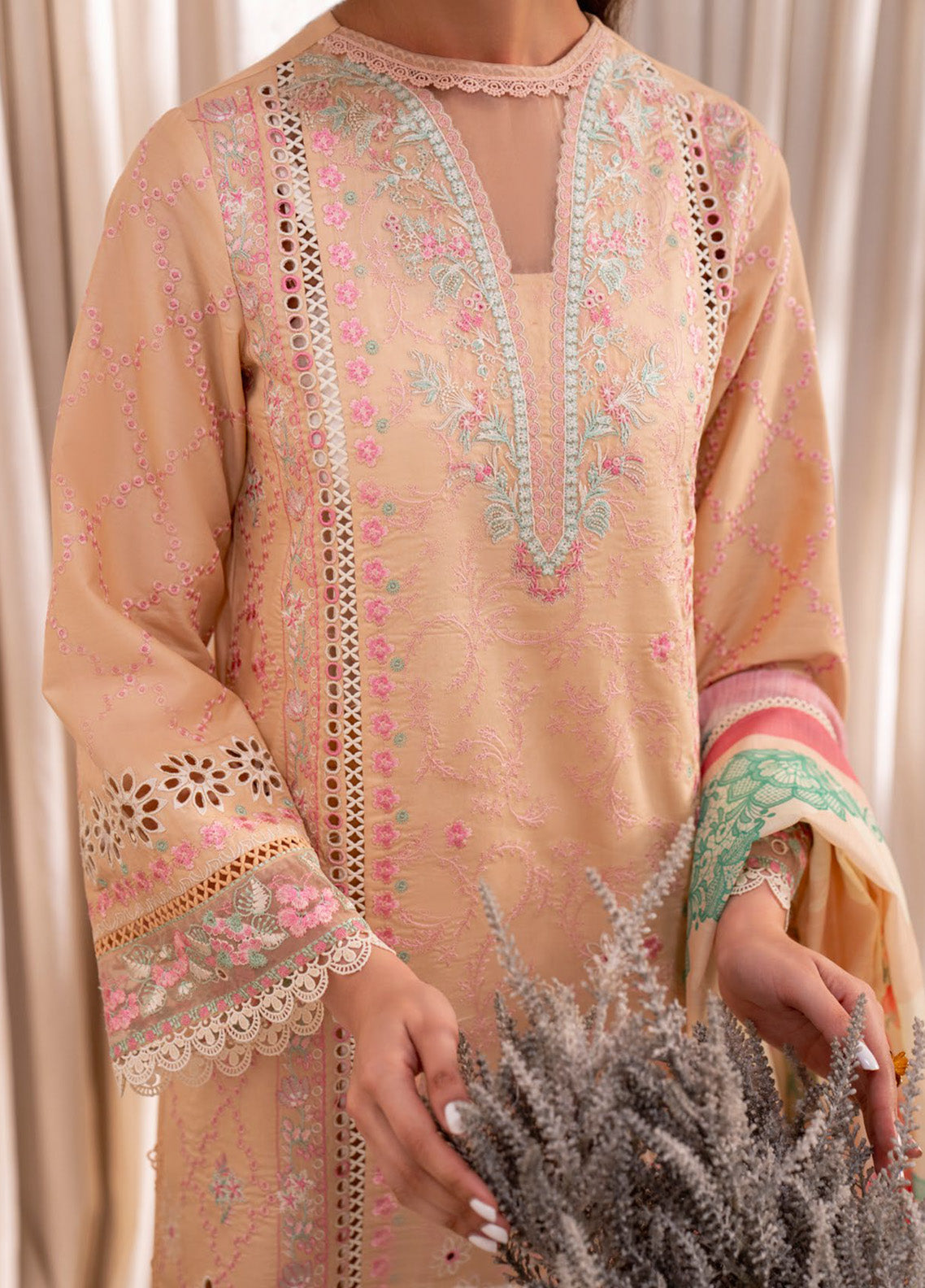 Azalea By Zavi Embroidered Lawn 3 Piece Unstitched Suit ZV25AL D-105 Azalea By Zavi Embroidered Lawn 3 Piece Unstitched Suit ZV25AL D-105