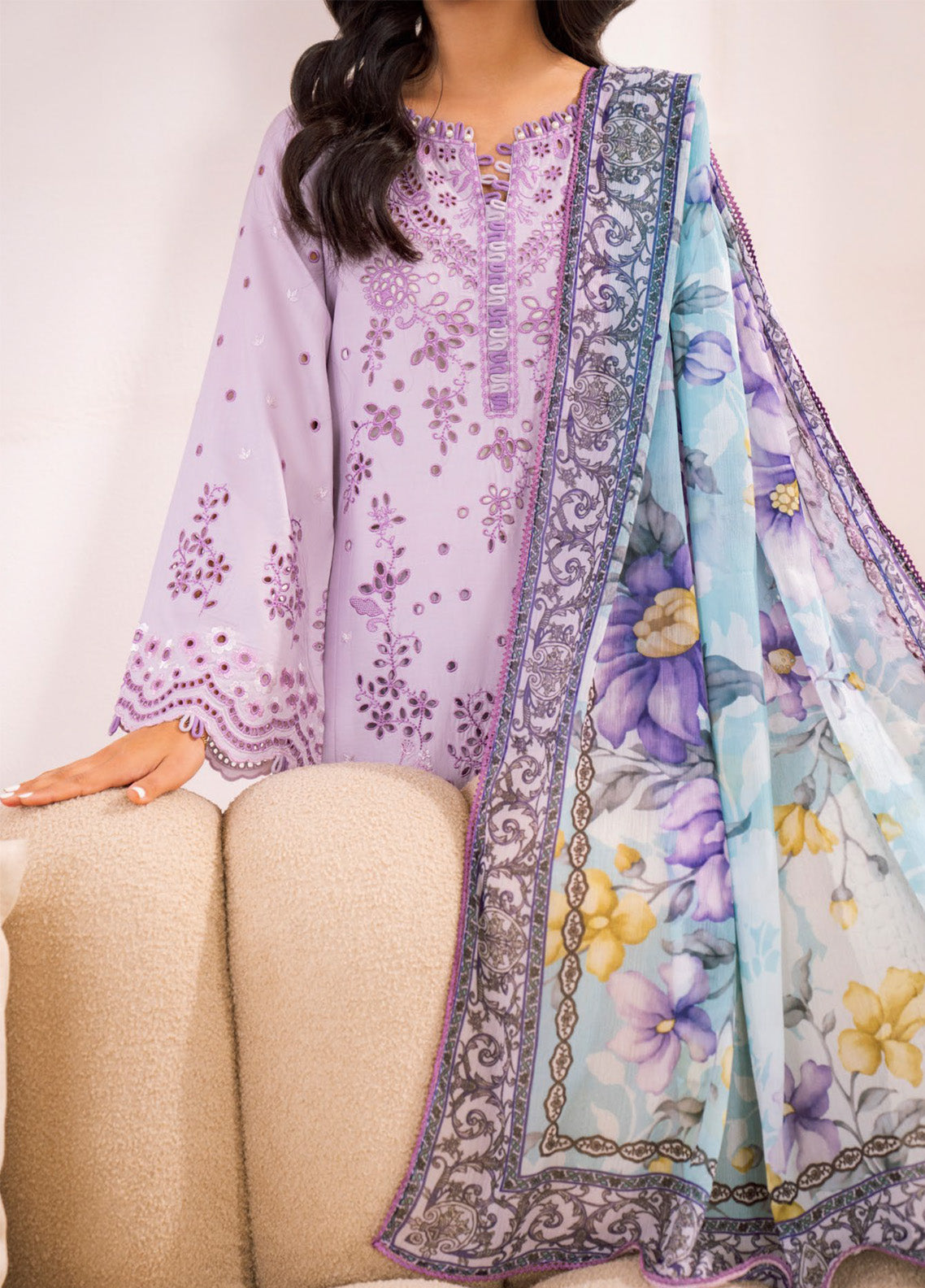 Azalea By Zavi Embroidered Lawn 3 Piece Unstitched Suit ZV25AL D-106 Azalea By Zavi Embroidered Lawn 3 Piece Unstitched Suit ZV25AL D-106