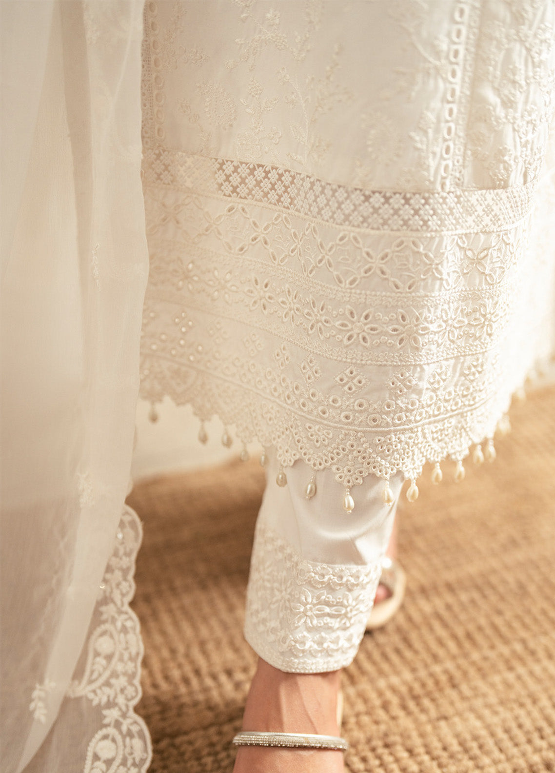 Azure Luxury Embroidered Lawn 3 Piece Unstitched Suit AZU25LL D-SERENE OPAL Azure Luxury Embroidered Lawn 3 Piece Unstitched Suit AZU25LL D-SERENE OPAL