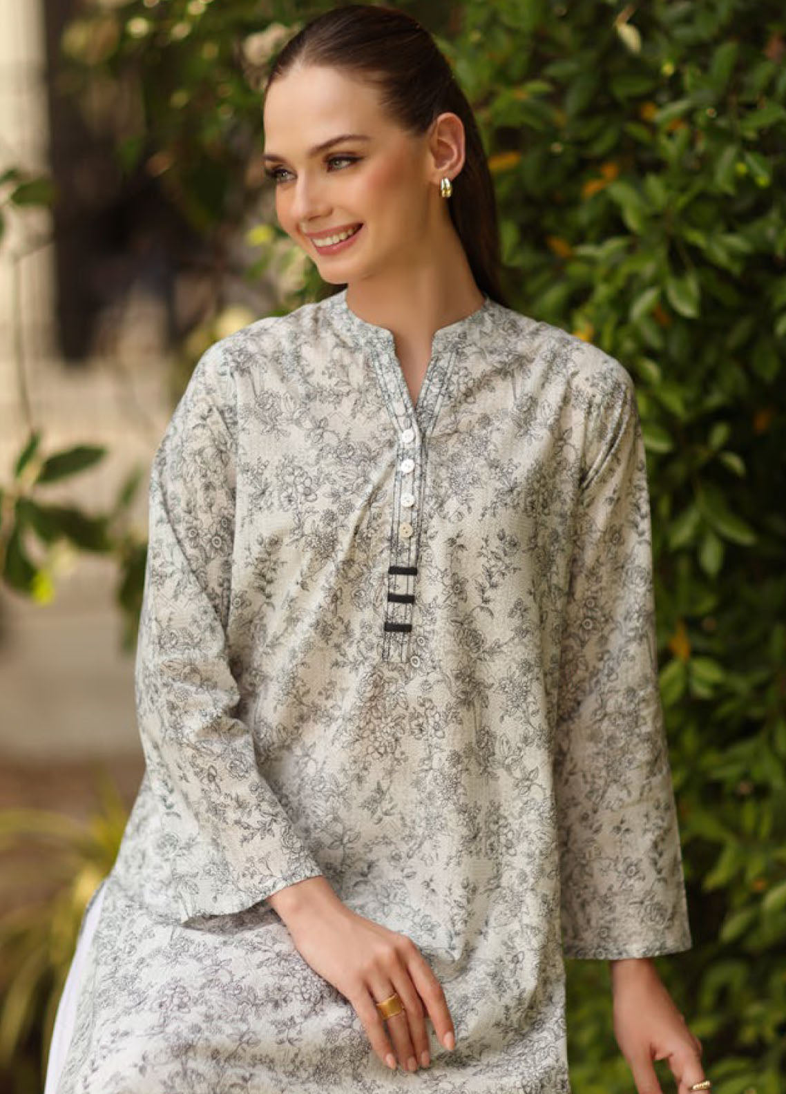 Bagh-E-Gul By Gul Ahmed Printed Lawn 1 Piece Unstitched Kurti GA26BG D-SL-62004 Bagh-E-Gul By Gul Ahmed Printed Lawn 1 Piece Unstitched Kurti GA26BG D-SL-62004