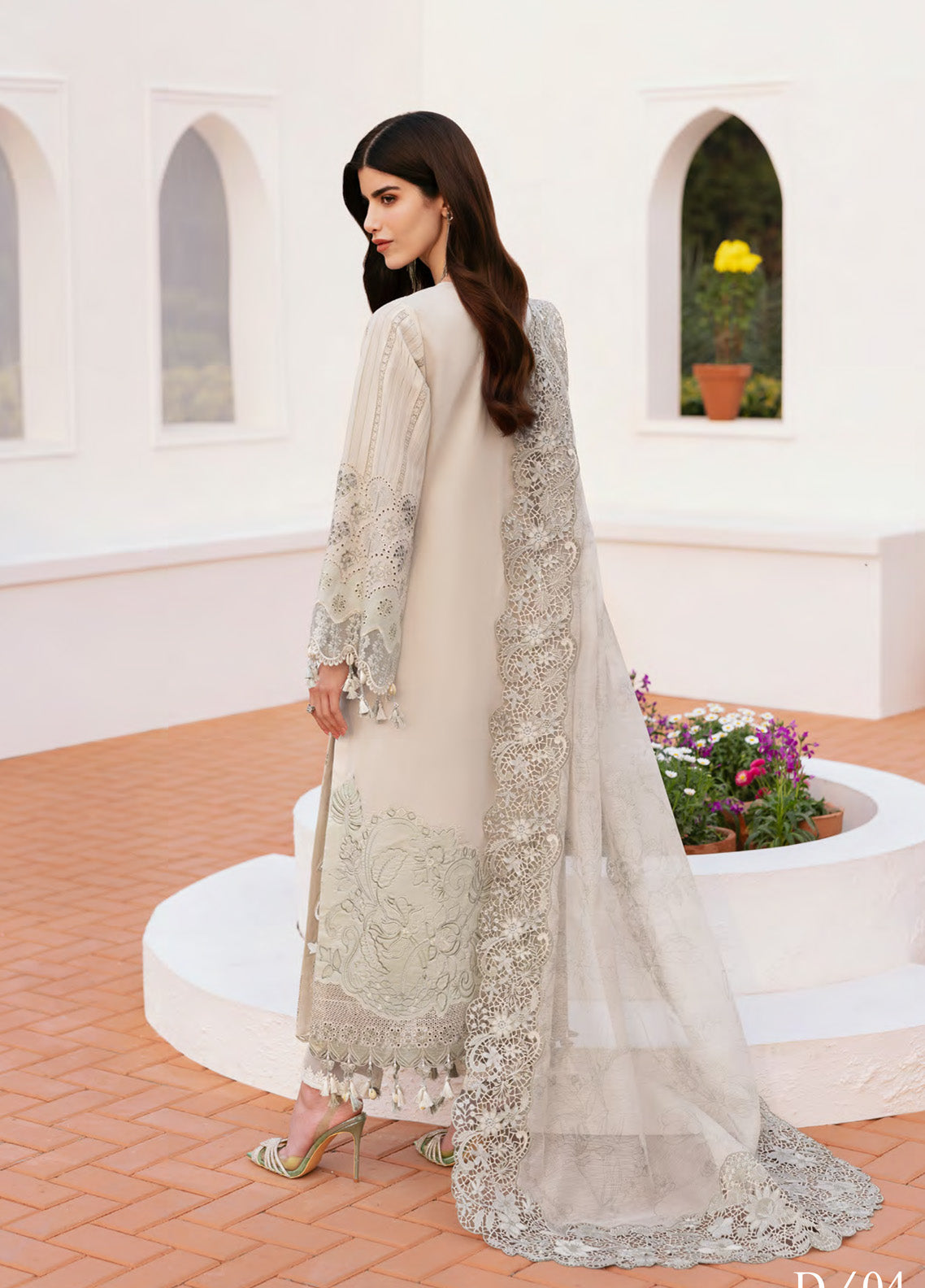 Baroque Embroidered Lawn 3 Piece Unstitched Suit BQ25EL D-04 Baroque Embroidered Lawn 3 Piece Unstitched Suit BQ25EL D-04