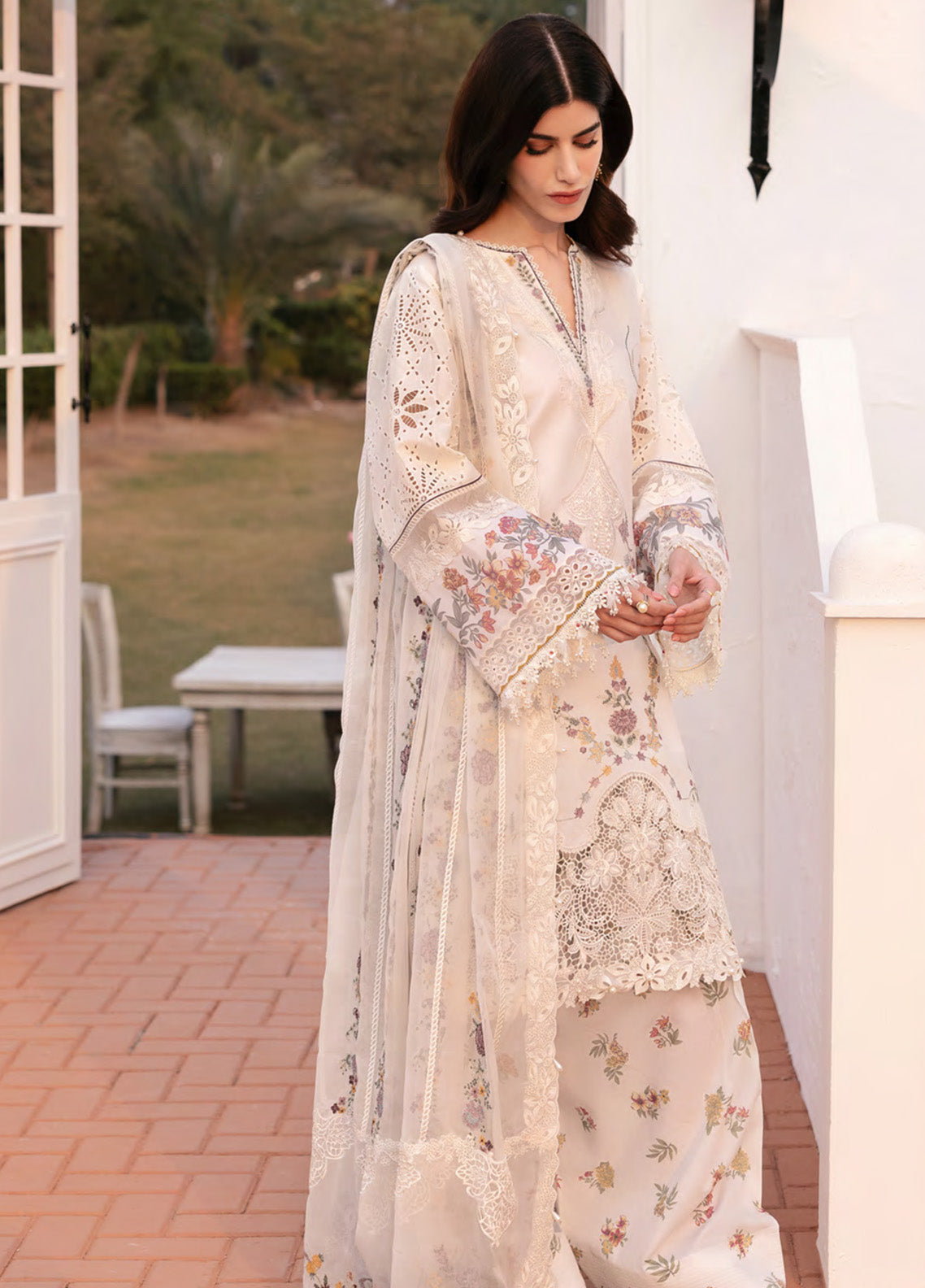 Baroque Embroidered Lawn 3 Piece Unstitched Suit BQ25EL D-06 Baroque Embroidered Lawn 3 Piece Unstitched Suit BQ25EL D-06