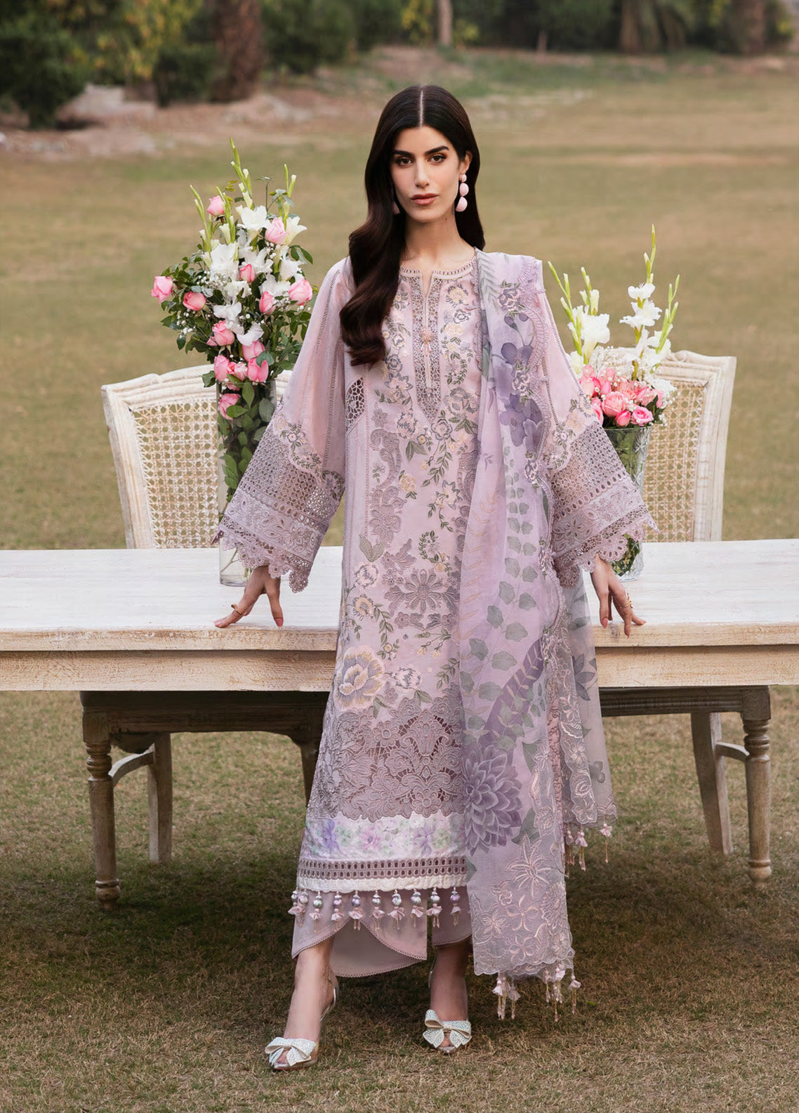 Baroque Embroidered Lawn 3 Piece Unstitched Suit BQ25EL D-08 Baroque Embroidered Lawn 3 Piece Unstitched Suit BQ25EL D-08