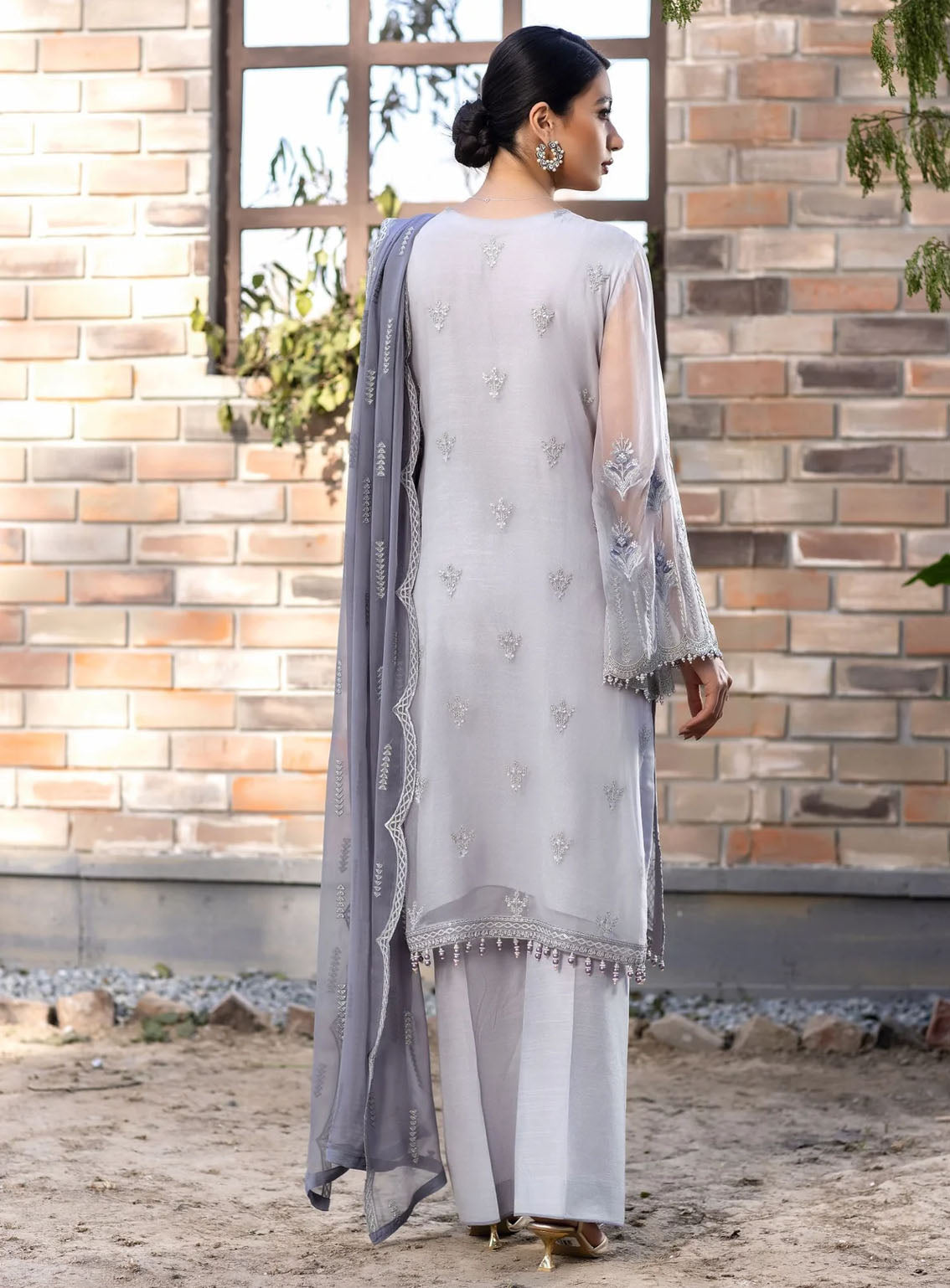 Best Of Flossie Luxury Embroidered Chiffon 3 Piece Unstitched Suit FS24KK D-1106 Best Of Flossie Luxury Embroidered Chiffon 3 Piece Unstitched Suit FS24KK D-1106