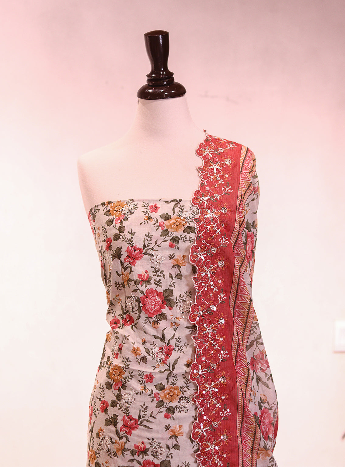 Bin Saeed Digital Embroidered Lawn 3 Piece Unstitched Suit BS26E D-017 Bin Saeed Digital Embroidered Lawn 3 Piece Unstitched Suit BS26E D-017