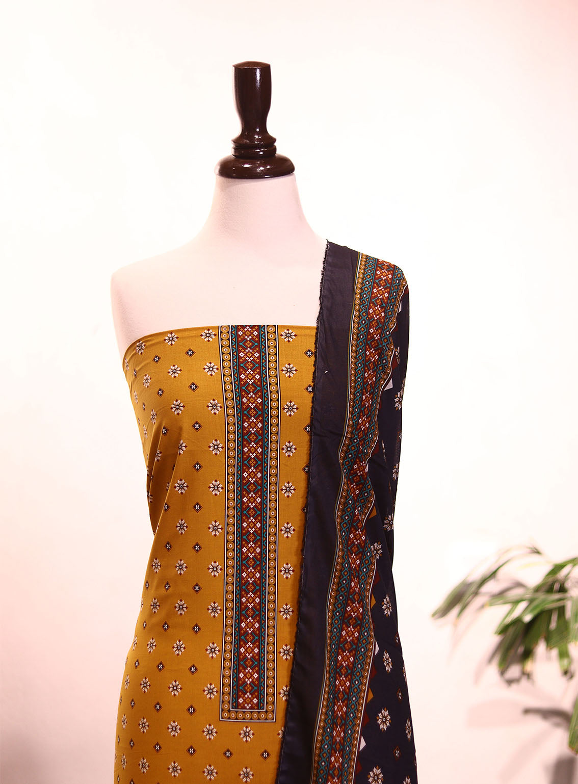 Bin Saeed Digital Printed Cotton 3 Piece Unstitched Suit BS25DPC D-163 Bin Saeed Digital Printed Cotton 3 Piece Unstitched Suit BS25DPC D-163