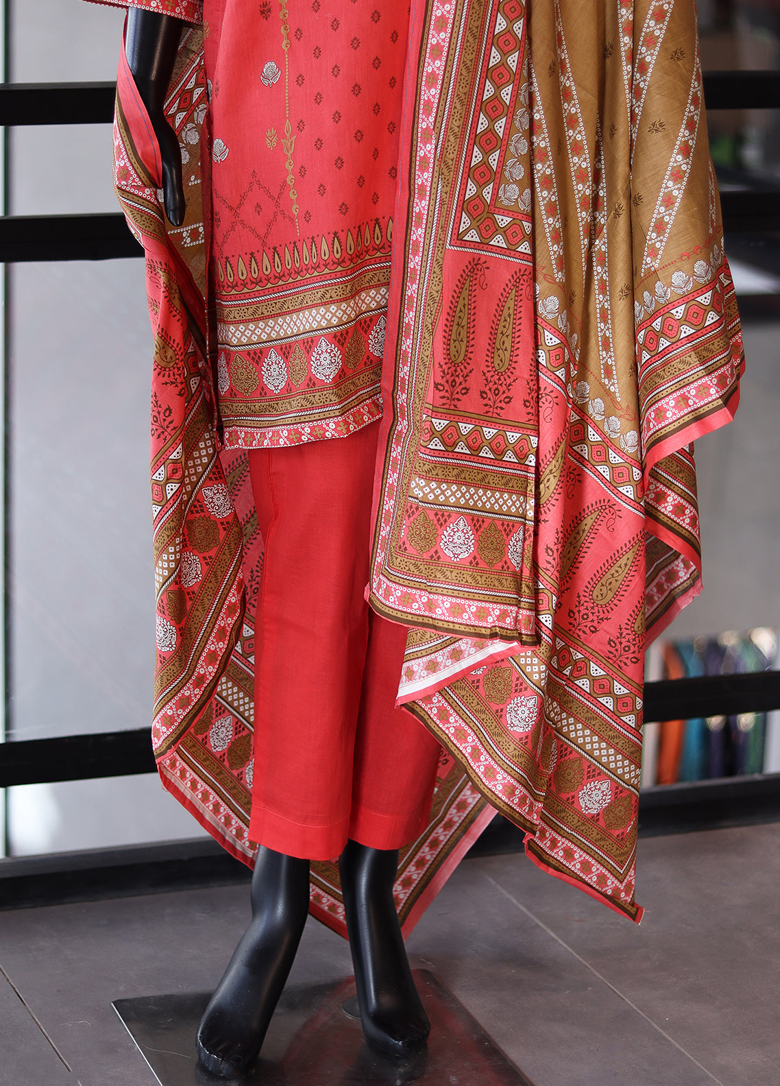 Bin Saeed Digital Printed Lawn 3 Piece Stitched Suit - BS24DPL D-11 Bin Saeed Digital Printed Lawn 3 Piece Stitched Suit - BS24DPL D-11