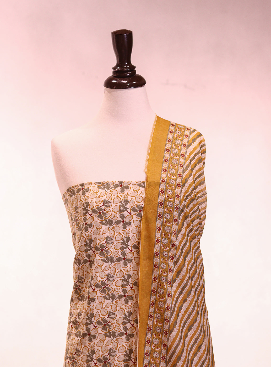 Bin Saeed Digital Printed Lawn 3 Piece Unstitched Suit BS26P D-ALL02 Bin Saeed Digital Printed Lawn 3 Piece Unstitched Suit BS26P D-ALL02