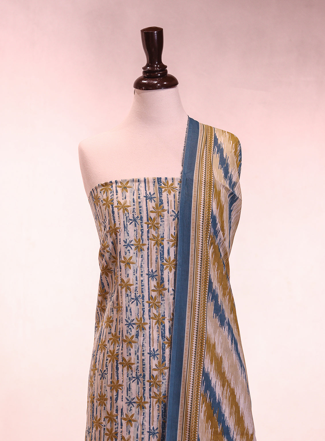 Bin Saeed Digital Printed Lawn 3 Piece Unstitched Suit BS26P D-ALL09 Bin Saeed Digital Printed Lawn 3 Piece Unstitched Suit BS26P D-ALL09