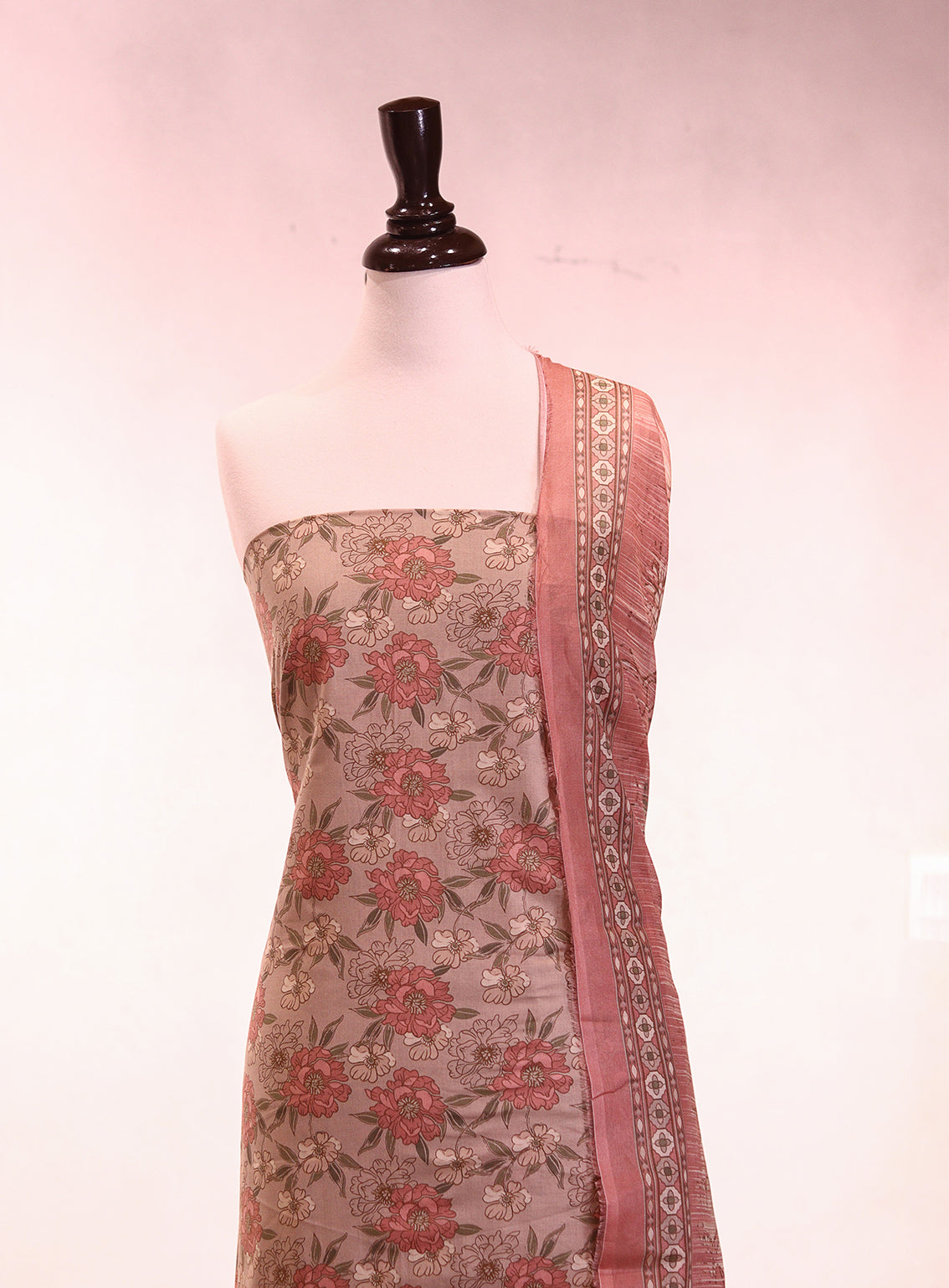 Bin Saeed Digital Printed Lawn 3 Piece Unstitched Suit BS26P D-ALL18 Bin Saeed Digital Printed Lawn 3 Piece Unstitched Suit BS26P D-ALL18