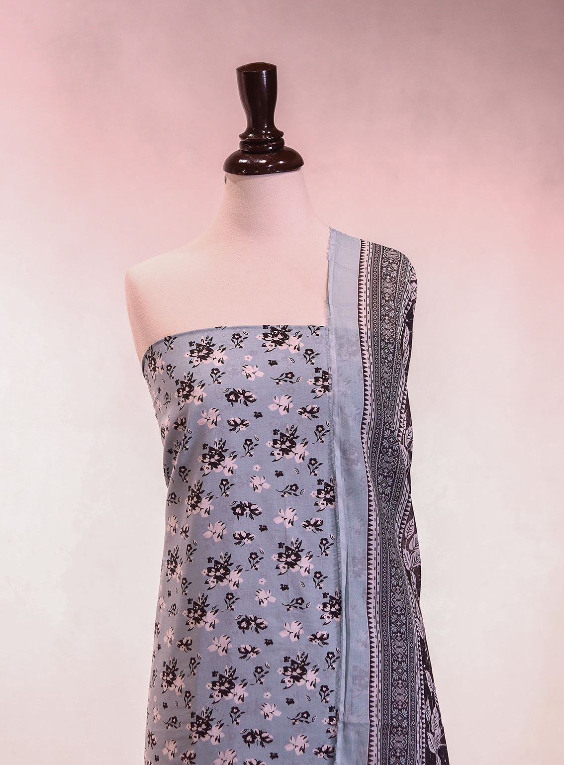 Bin Saeed Digital Printed Lawn 3 Piece Unstitched Suit BS26P D-ALL22 Bin Saeed Digital Printed Lawn 3 Piece Unstitched Suit BS26P D-ALL22