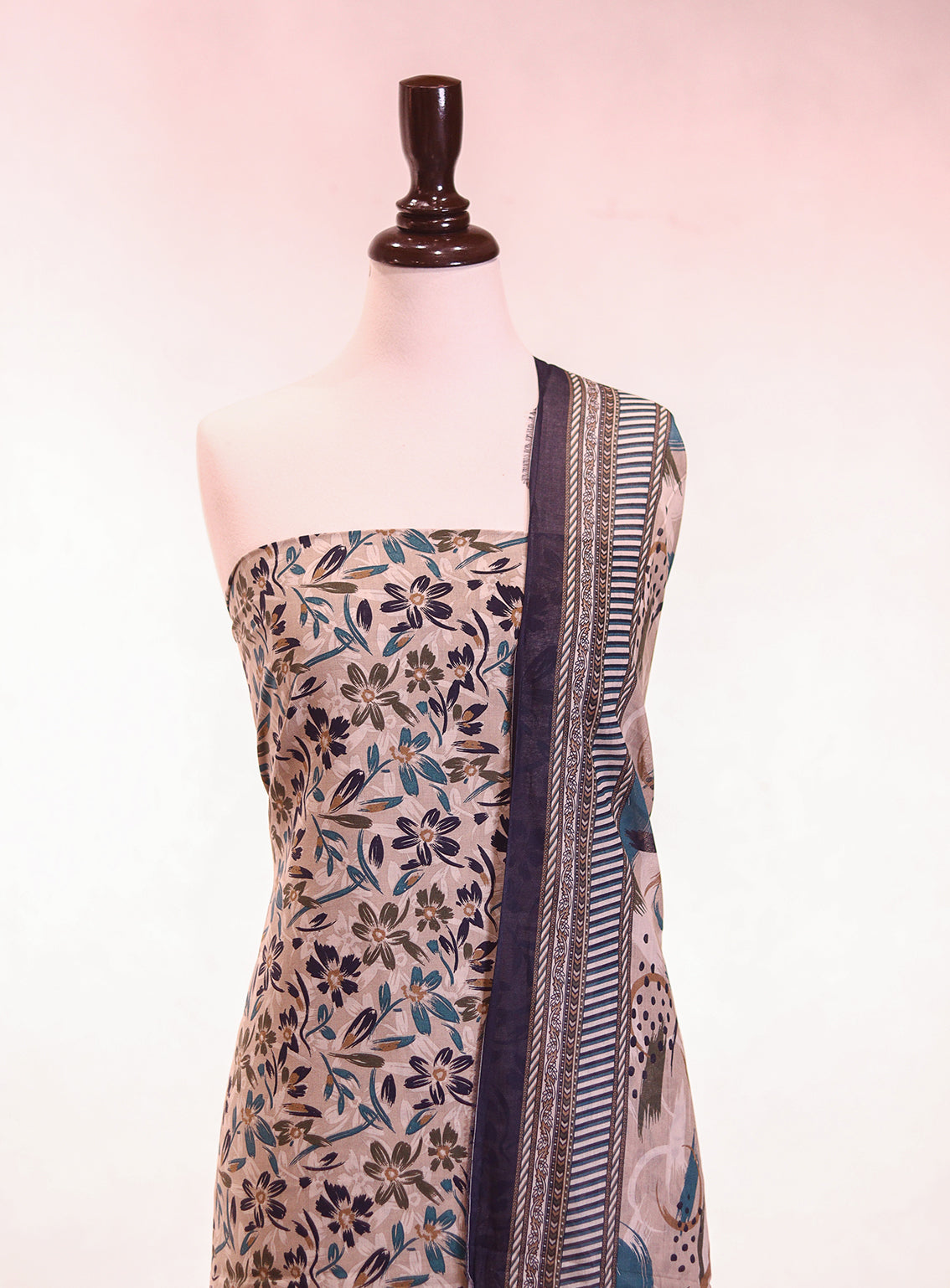 Bin Saeed Digital Printed Lawn 3 Piece Unstitched Suit BS26P D-ALL23 Bin Saeed Digital Printed Lawn 3 Piece Unstitched Suit BS26P D-ALL23