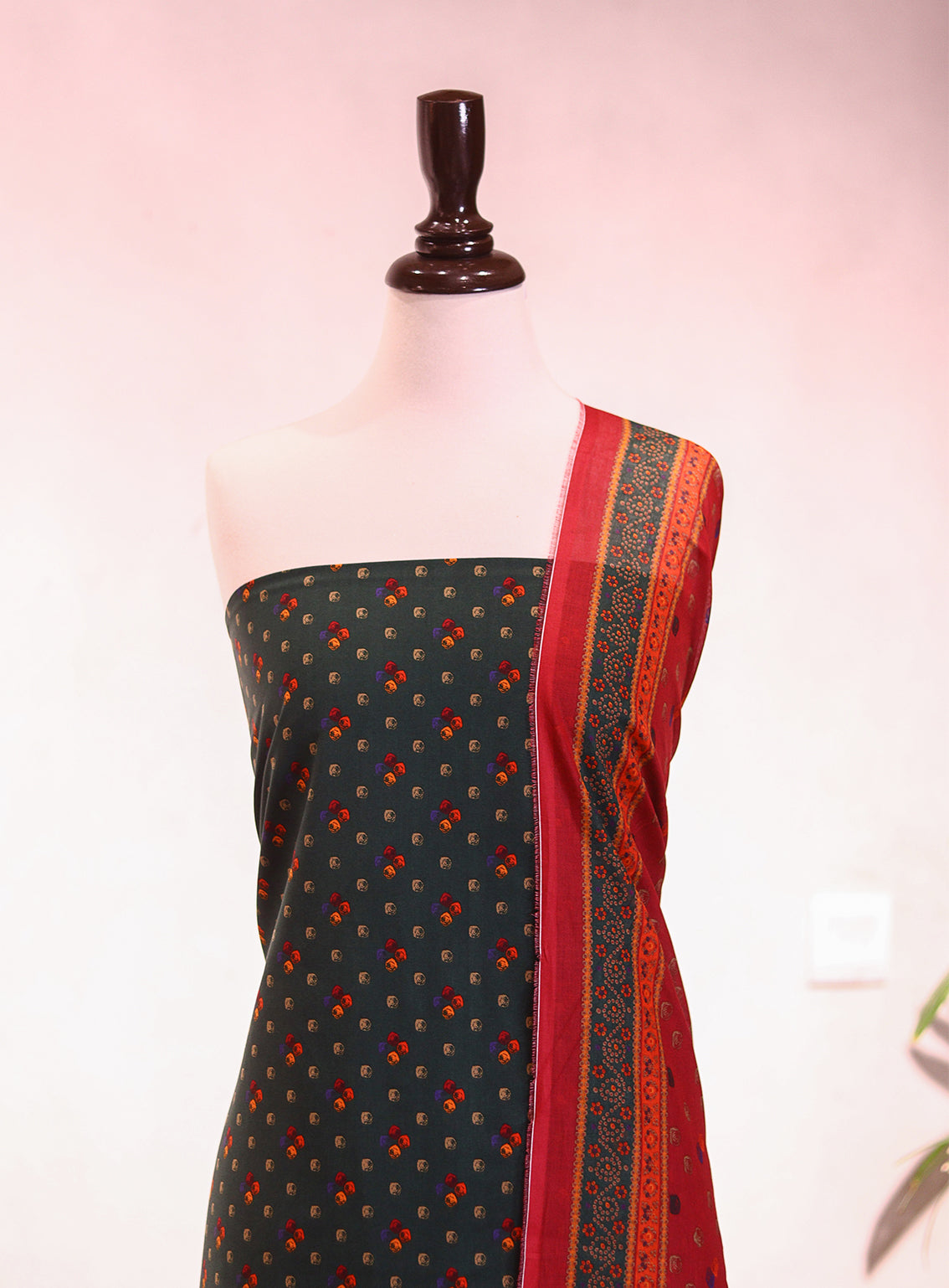 Bin Saeed Digital Printed Lawn 3 Piece Unstitched Suit BS26P D-ALL25 Bin Saeed Digital Printed Lawn 3 Piece Unstitched Suit BS26P D-ALL25