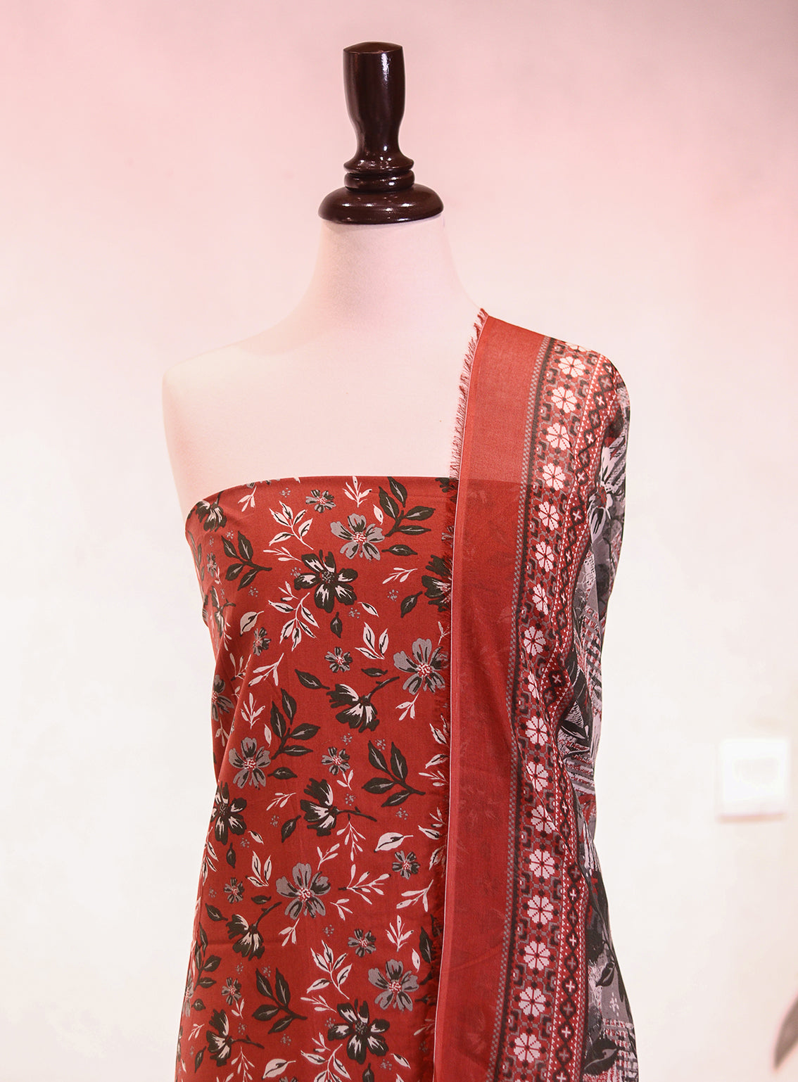 Bin Saeed Digital Printed Lawn 3 Piece Unstitched Suit BS26P D-ALL26 Bin Saeed Digital Printed Lawn 3 Piece Unstitched Suit BS26P D-ALL26