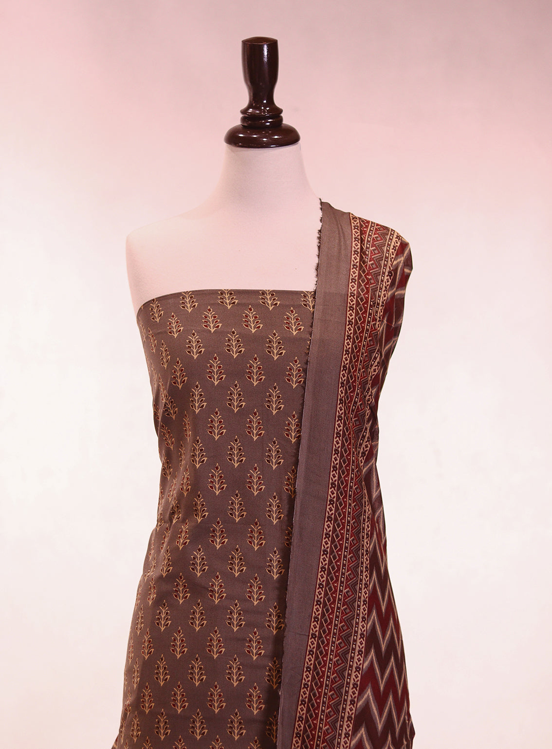 Bin Saeed Digital Printed Lawn 3 Piece Unstitched Suit BS26P D-ALL27 Bin Saeed Digital Printed Lawn 3 Piece Unstitched Suit BS26P D-ALL27