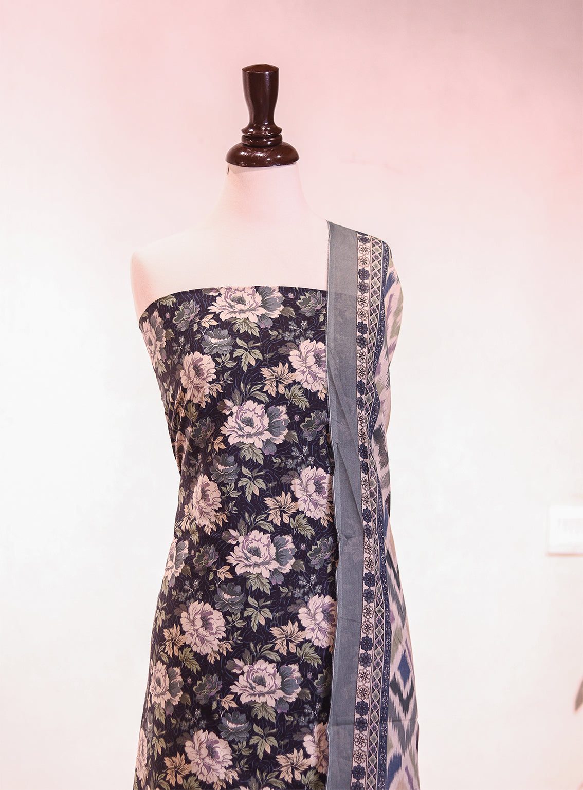 Bin Saeed Digital Printed Lawn 3 Piece Unstitched Suit BS26P D-ALL32 Bin Saeed Digital Printed Lawn 3 Piece Unstitched Suit BS26P D-ALL32