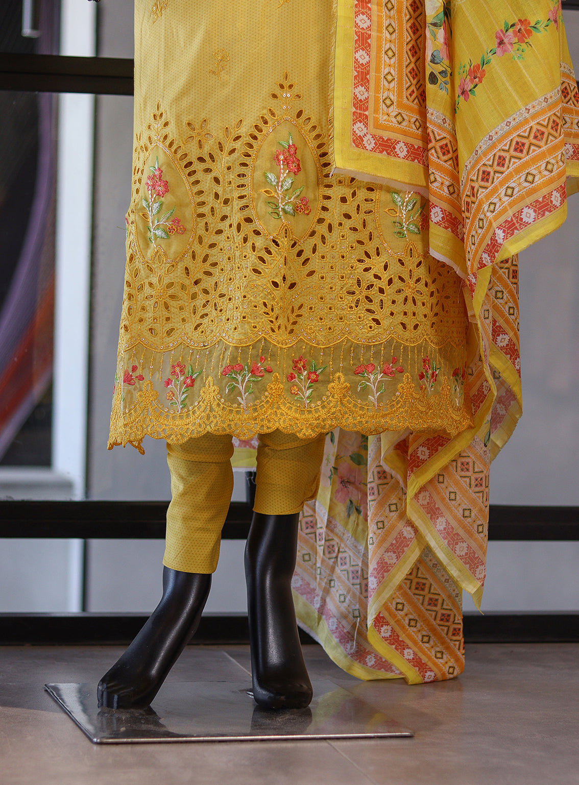 Bin Saeed Embroidered Cotton 3 Piece Unstitched Suit BS24EC D-91 Bin Saeed Embroidered Cotton 3 Piece Unstitched Suit BS24EC D-91