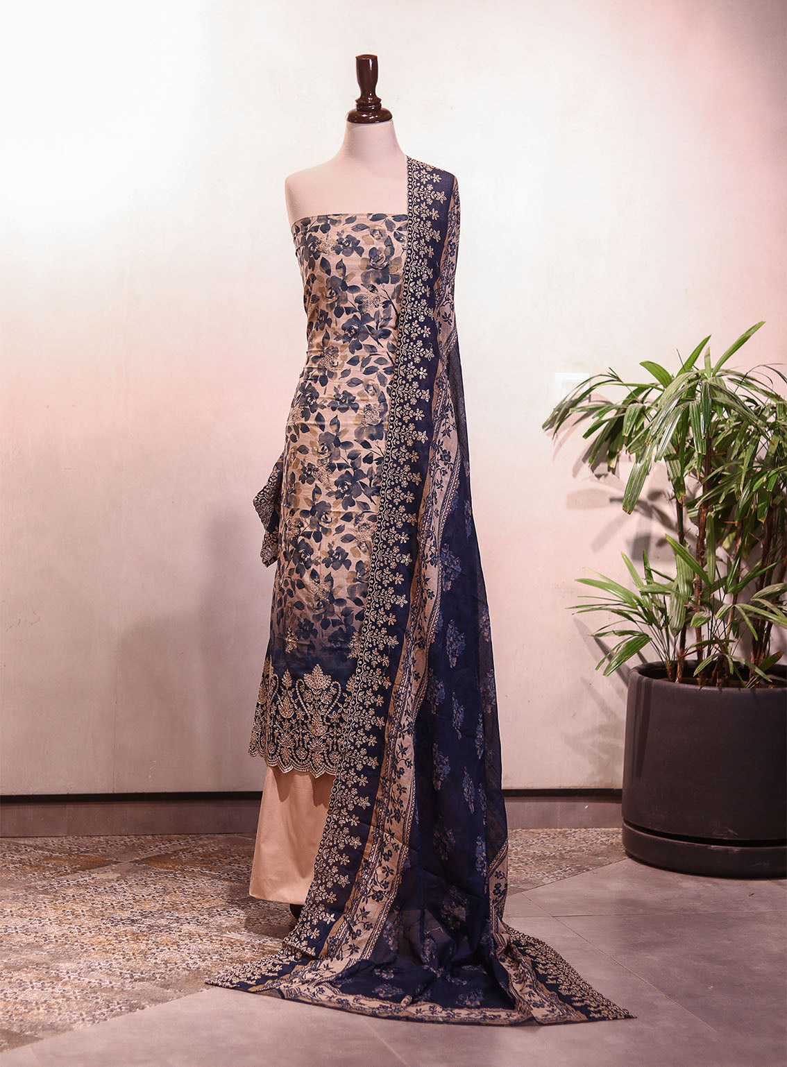 Bin Saeed Embroidered Lawn 3 Piece Unstitched Suit BS25EL D-610 Bin Saeed Embroidered Lawn 3 Piece Unstitched Suit BS25EL D-610